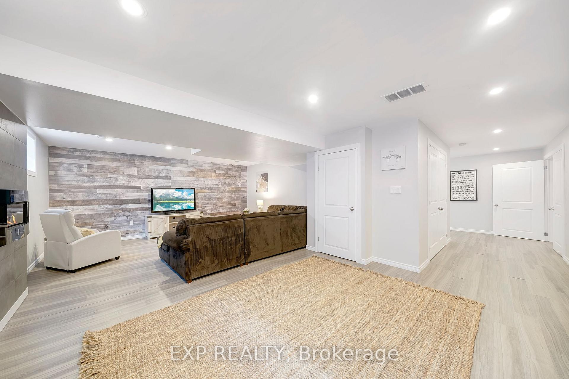 Photo 34 of 23 Wilfrid Laurier Crescent, St. Catharines, Secord Woods — HOMEH