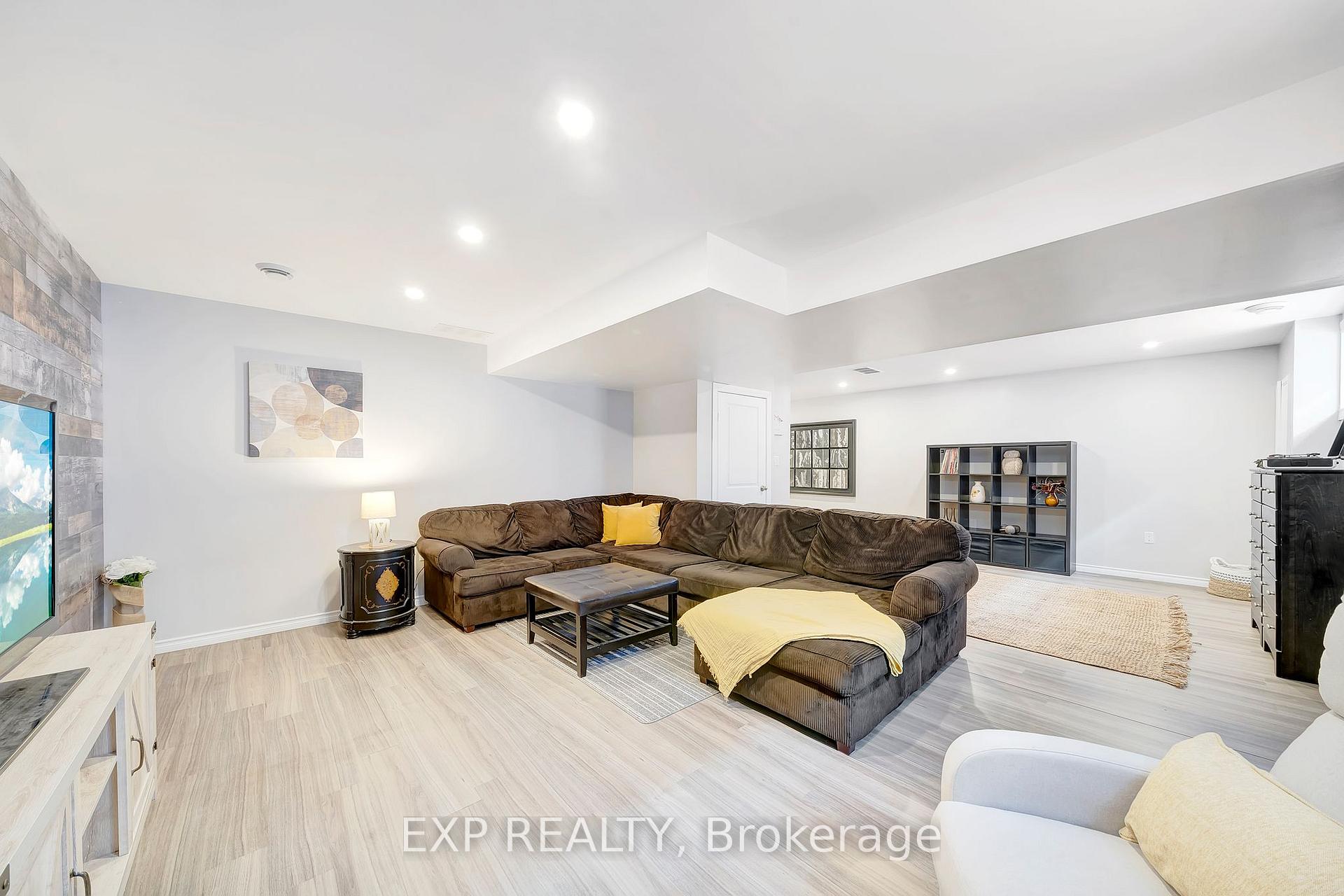 Photo 35 of 23 Wilfrid Laurier Crescent, St. Catharines, Secord Woods — HOMEH
