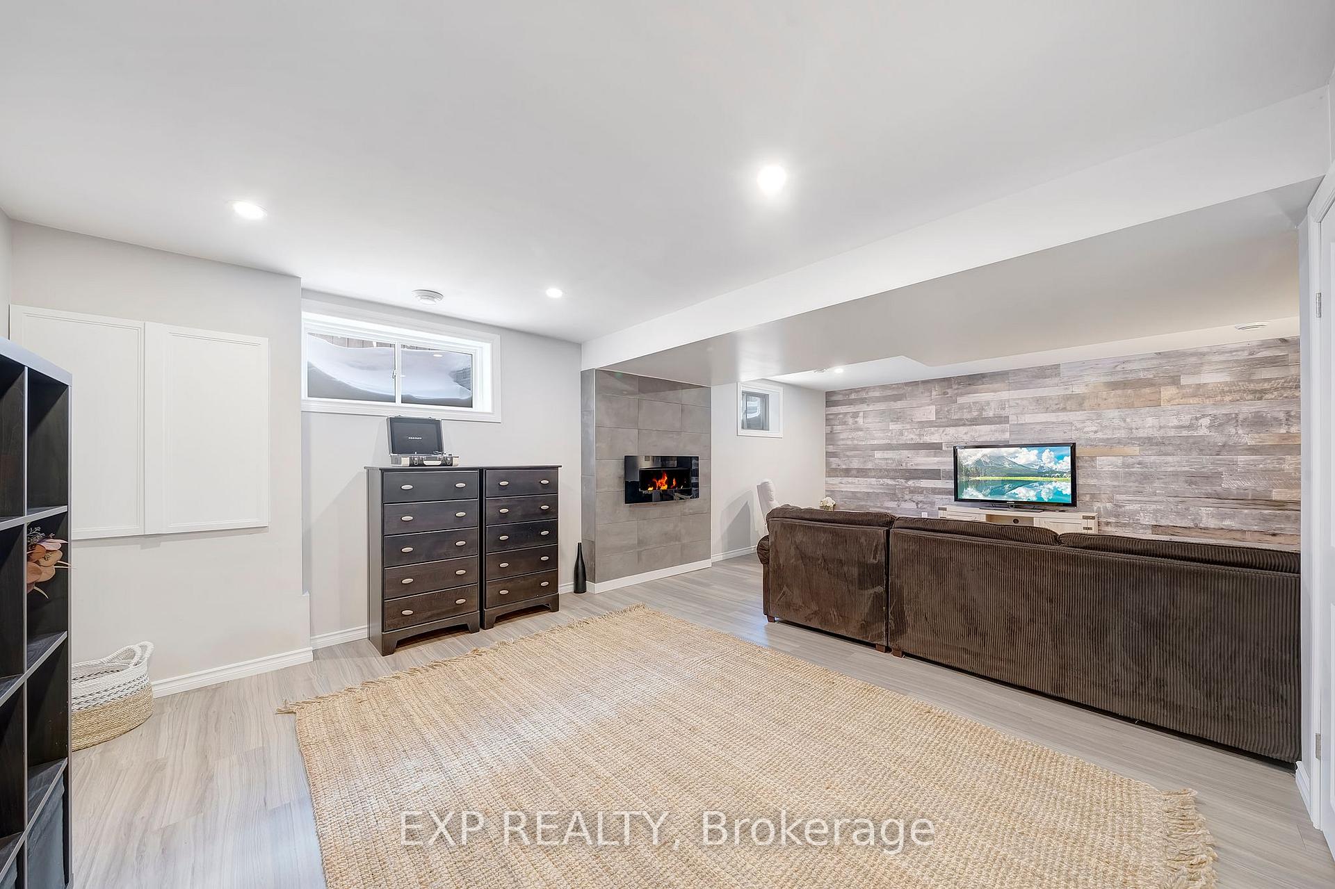 Photo 36 of 23 Wilfrid Laurier Crescent, St. Catharines, Secord Woods — HOMEH