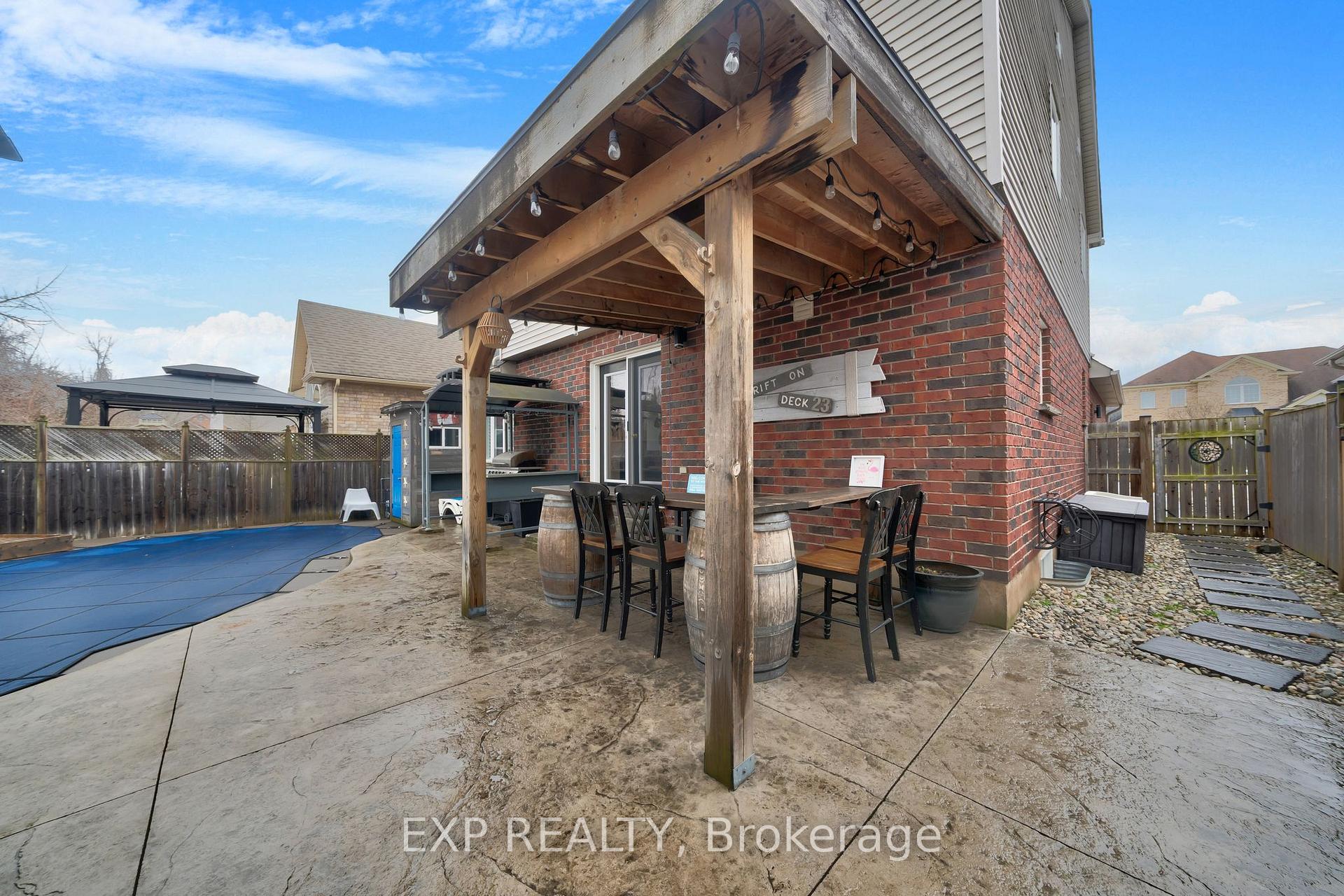Photo 41 of 23 Wilfrid Laurier Crescent, St. Catharines, Secord Woods — HOMEH