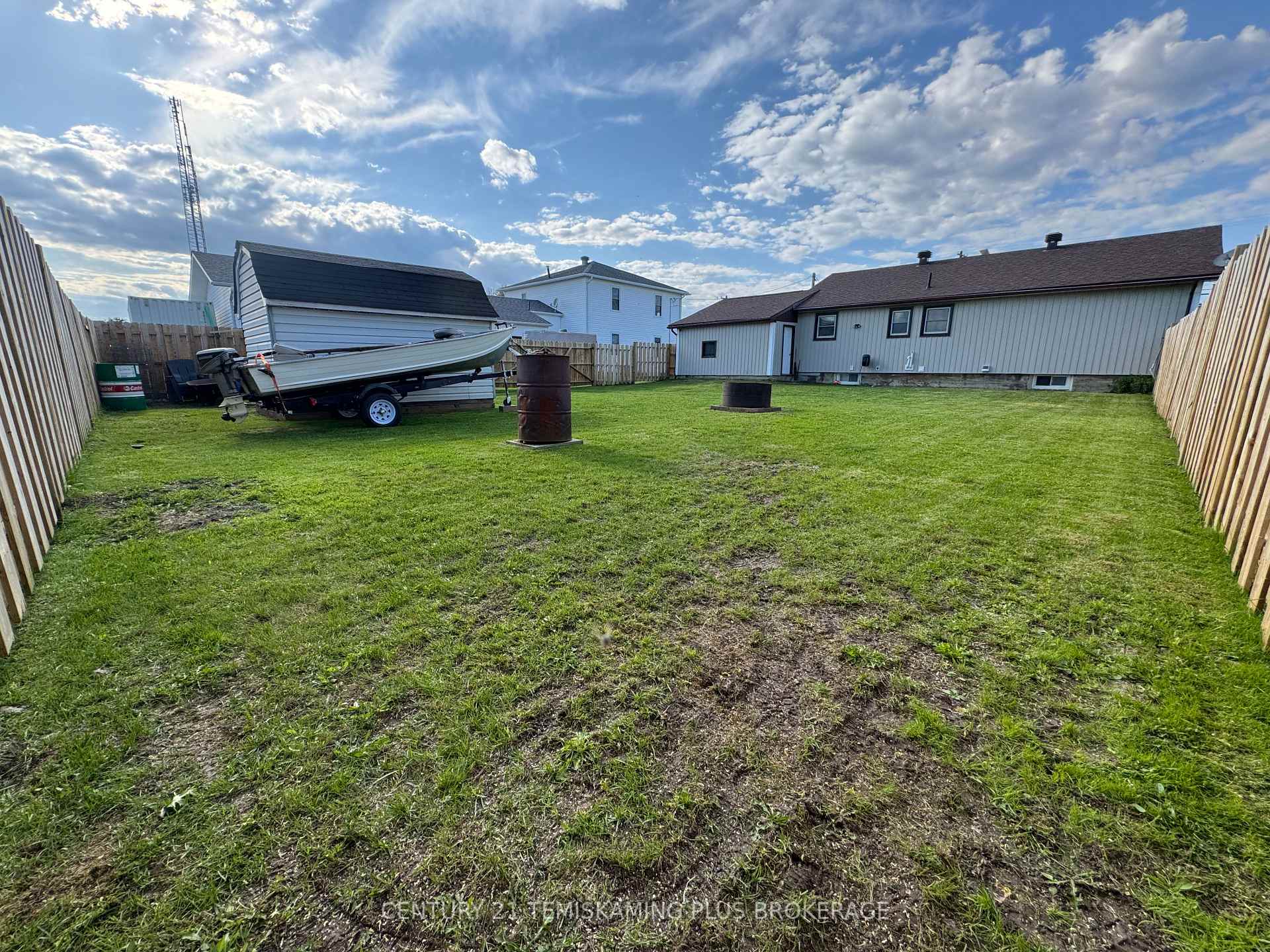 Photo 5 of 43 Tenth Street E, Armstrong, Earlton — HOMEH