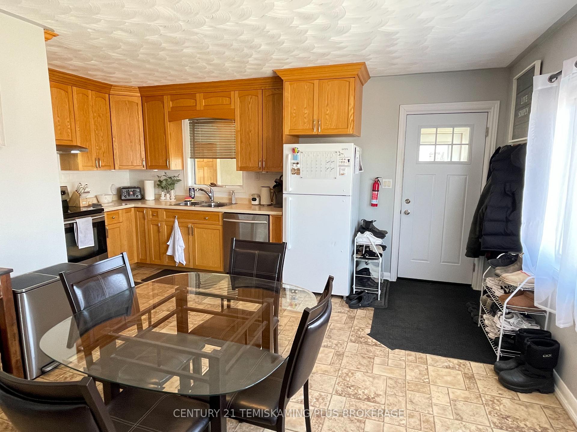Photo 8 of 43 Tenth Street E, Armstrong, Earlton — HOMEH