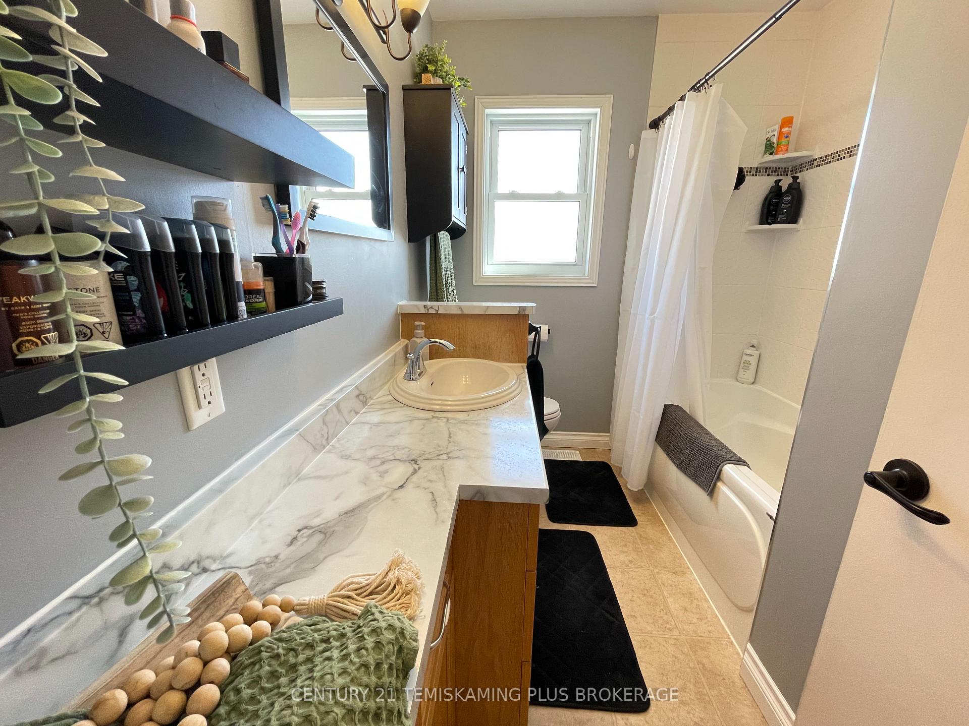 Photo 23 of 43 Tenth Street E, Armstrong, Earlton — HOMEH