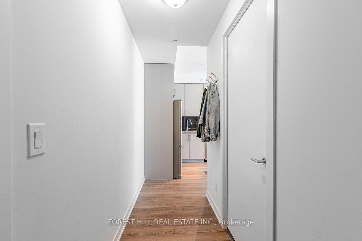 Photo 4 of Unit 501, 60 Berwick Avenue, Toronto, Yonge-Eglinton — HOMEH