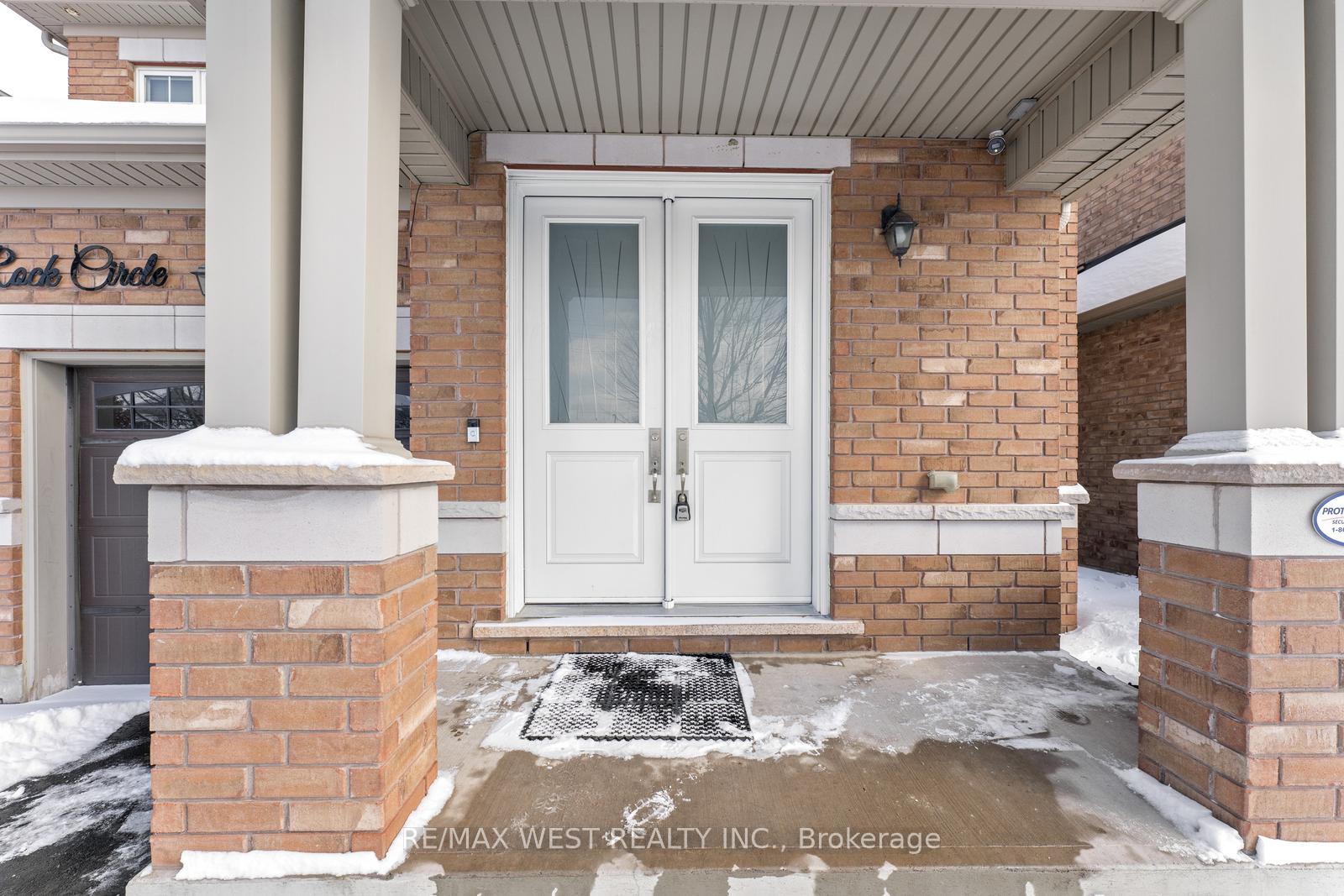 Photo 3 of 33 Lone Rock Circle, Brampton, Bram East — HOMEH