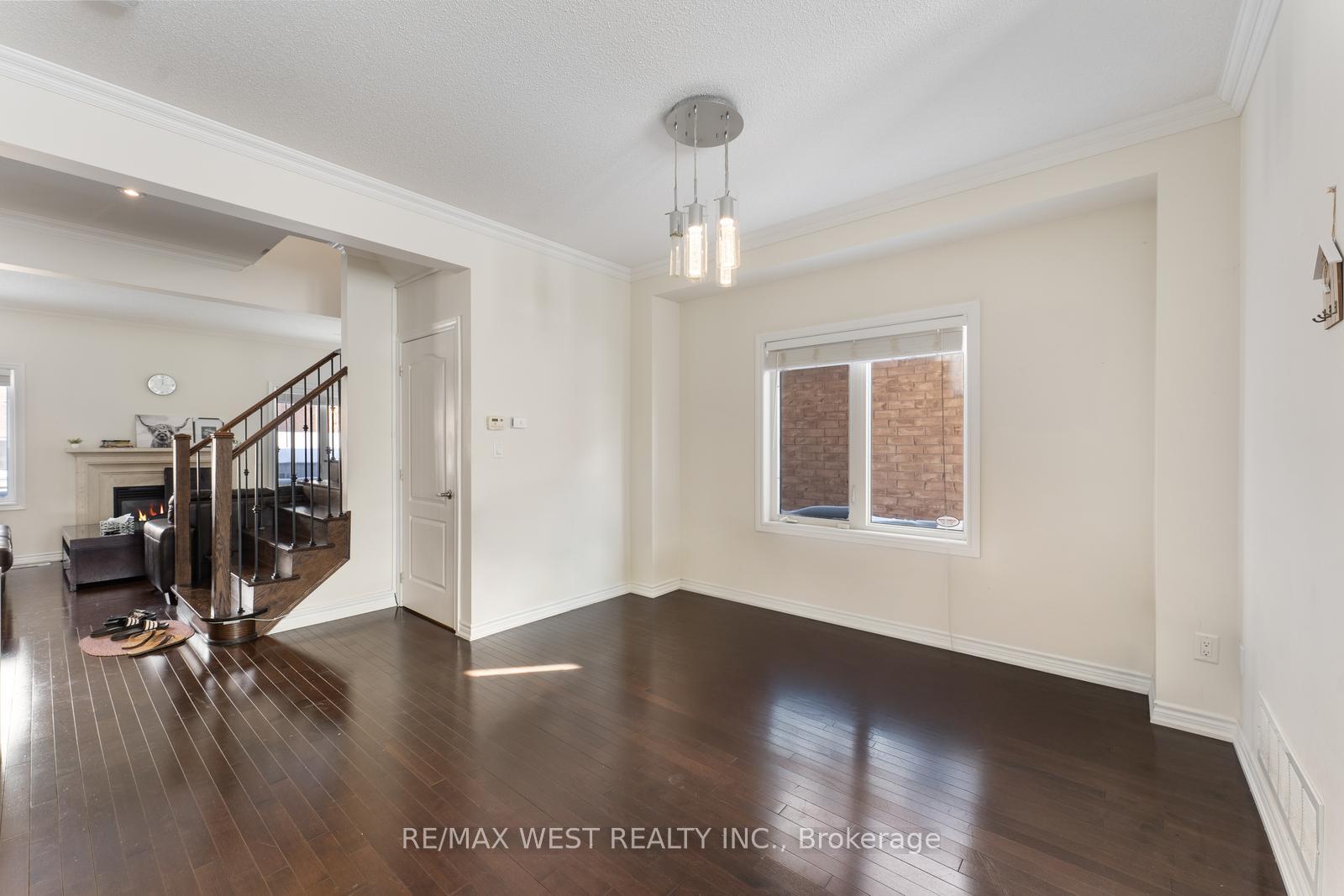 Photo 6 of 33 Lone Rock Circle, Brampton, Bram East — HOMEH
