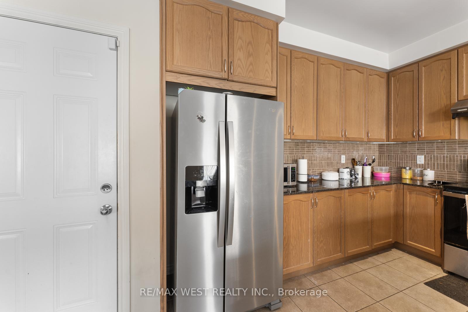 Photo 9 of 33 Lone Rock Circle, Brampton, Bram East — HOMEH