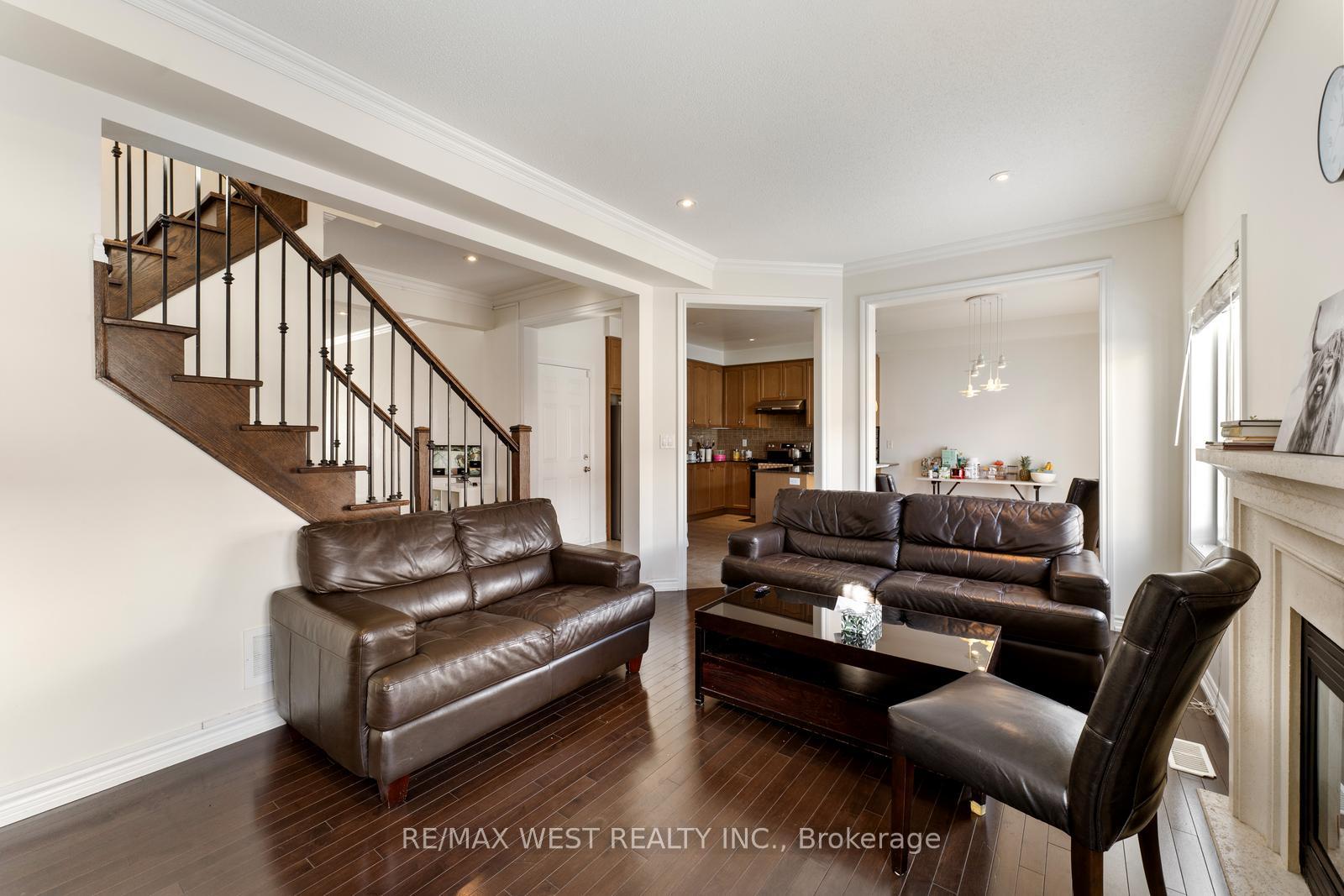 Photo 13 of 33 Lone Rock Circle, Brampton, Bram East — HOMEH