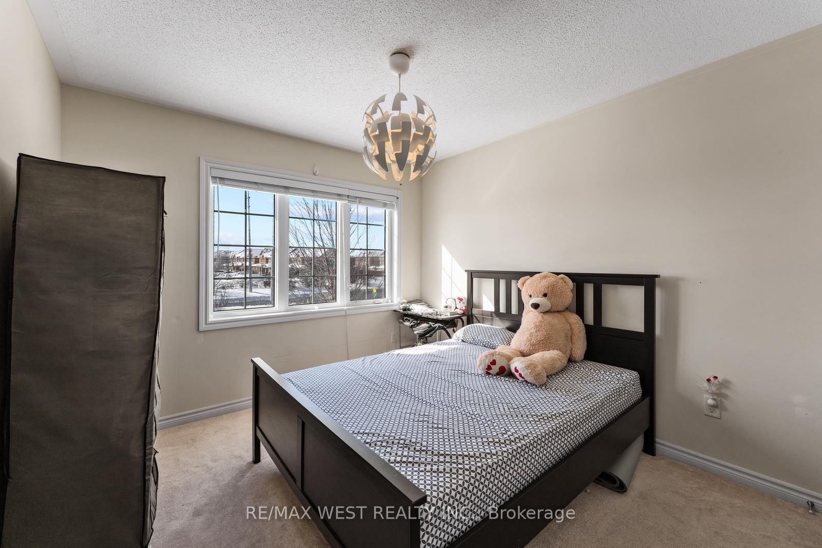 Photo 21 of 33 Lone Rock Circle, Brampton, Bram East — HOMEH