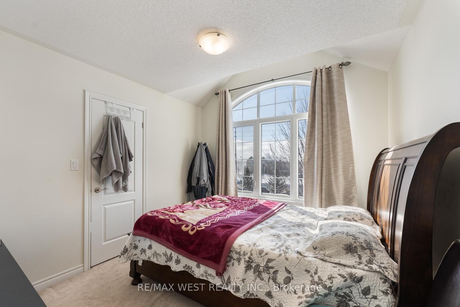 Photo 22 of 33 Lone Rock Circle, Brampton, Bram East — HOMEH
