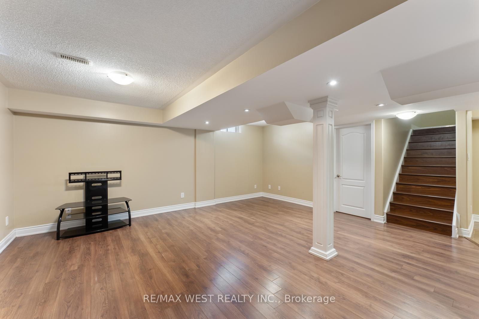 Photo 29 of 33 Lone Rock Circle, Brampton, Bram East — HOMEH