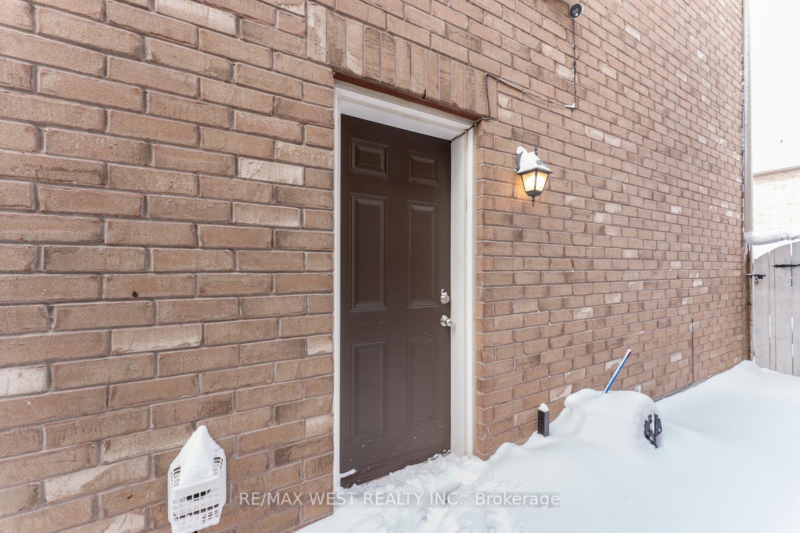 Photo 38 of 33 Lone Rock Circle, Brampton, Bram East — HOMEH