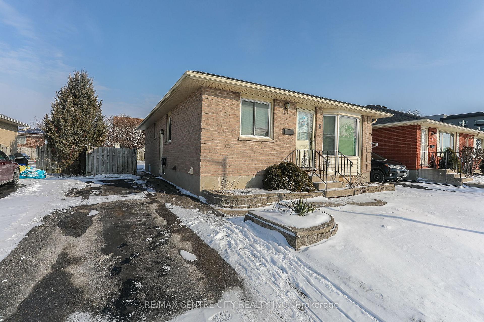 Photo 2 of 8 Rickwood Place, St. Thomas — HOMEH