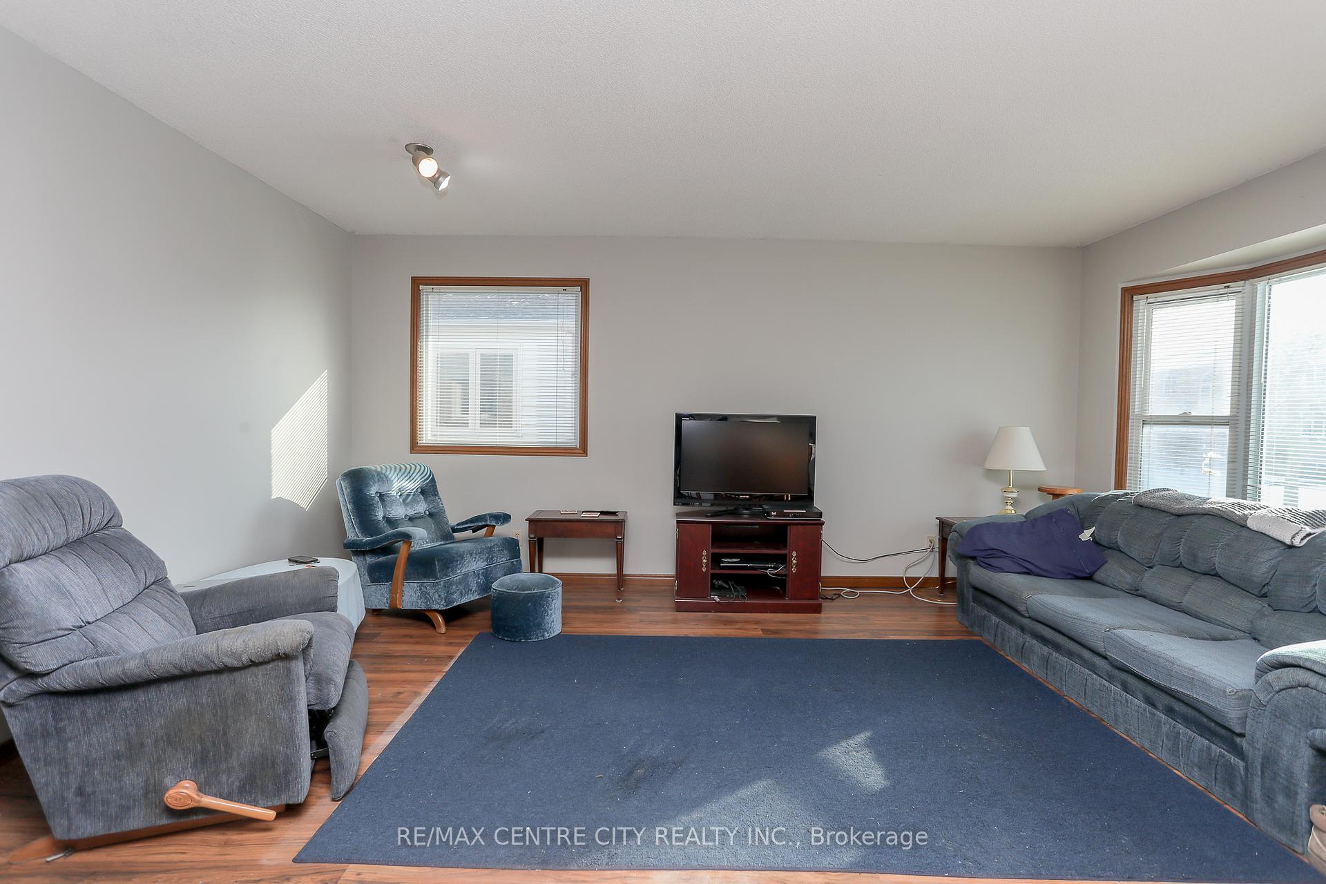 Photo 4 of 8 Rickwood Place, St. Thomas — HOMEH