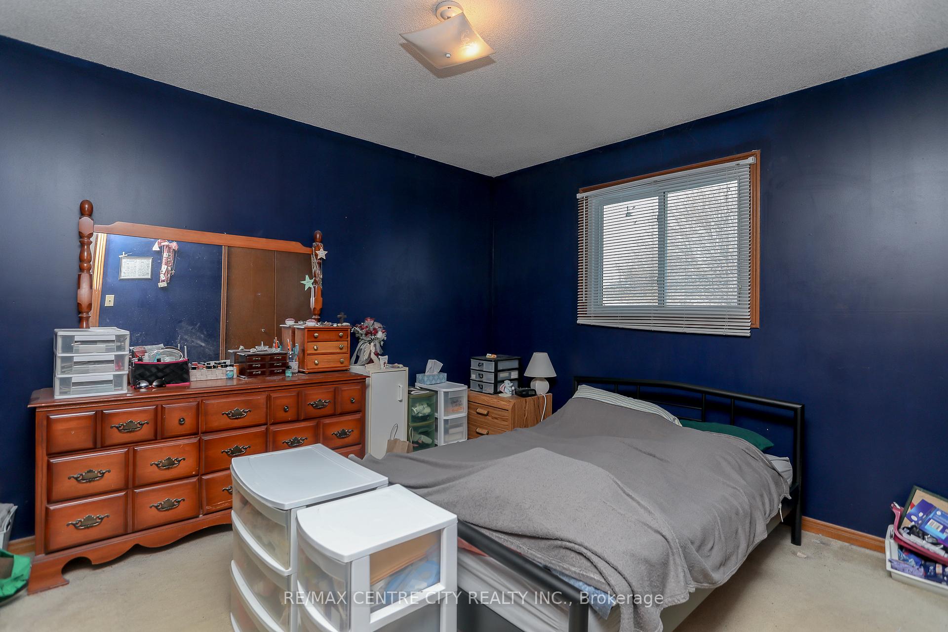 Photo 11 of 8 Rickwood Place, St. Thomas — HOMEH