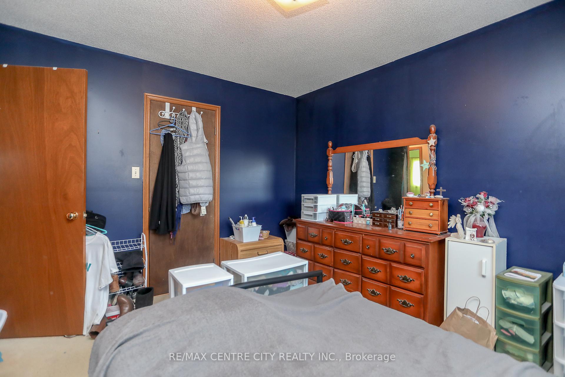 Photo 12 of 8 Rickwood Place, St. Thomas — HOMEH