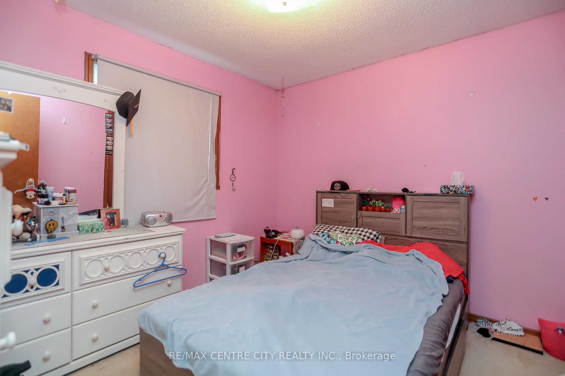 Photo 13 of 8 Rickwood Place, St. Thomas — HOMEH