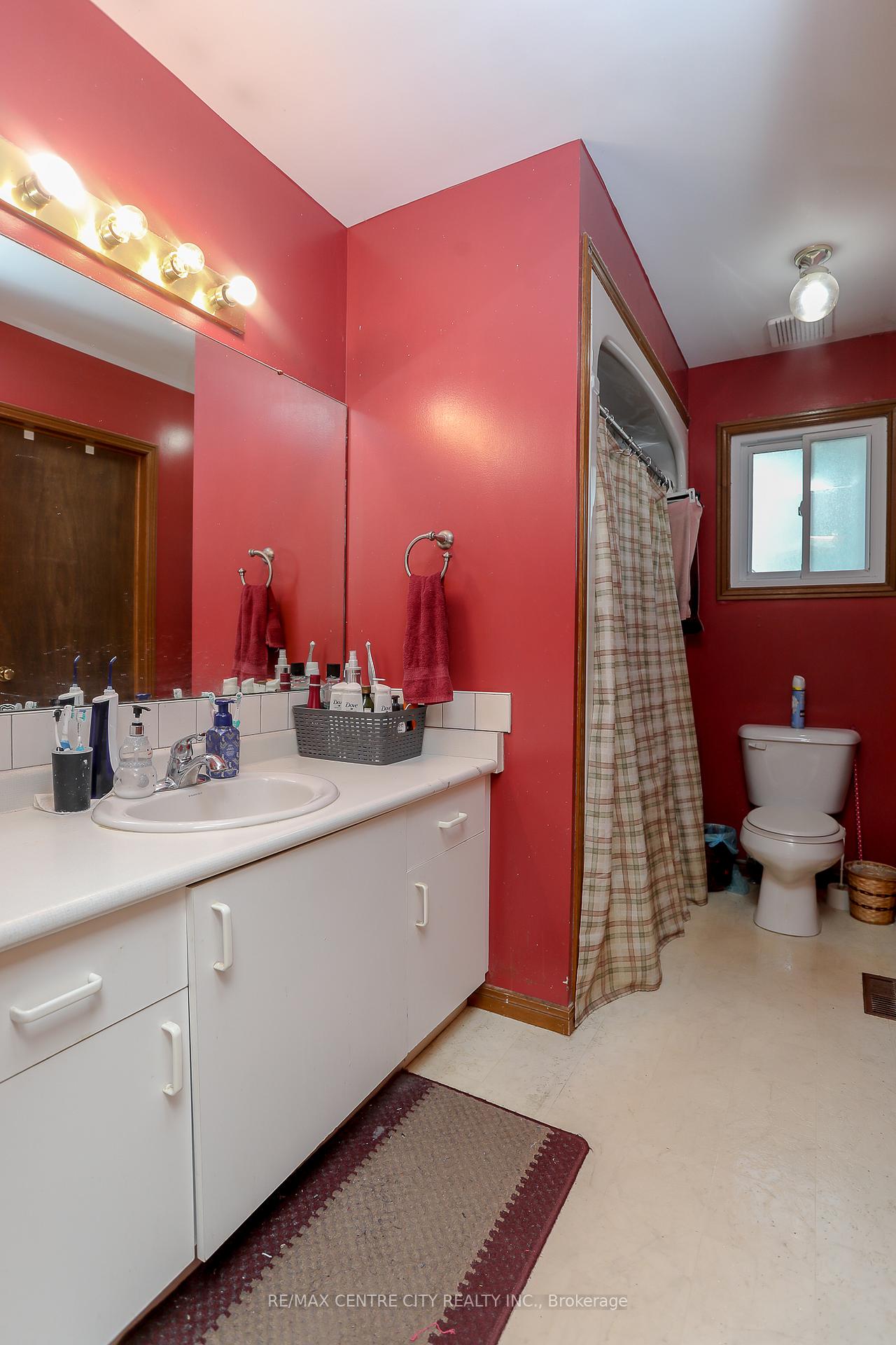 Photo 16 of 8 Rickwood Place, St. Thomas — HOMEH