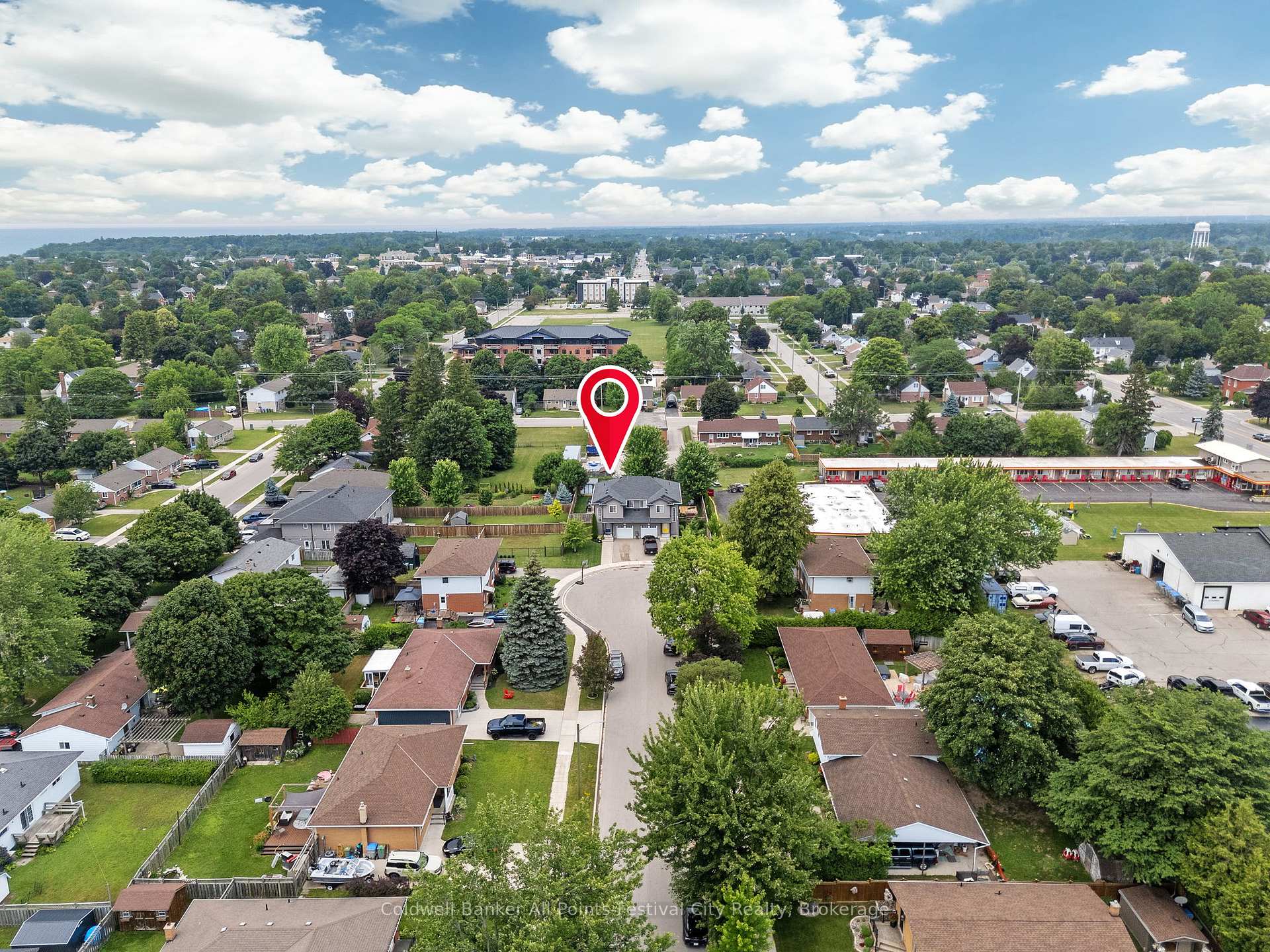 Photo 3 of 248 Christina Court, Goderich, Goderich (Town) — HOMEH