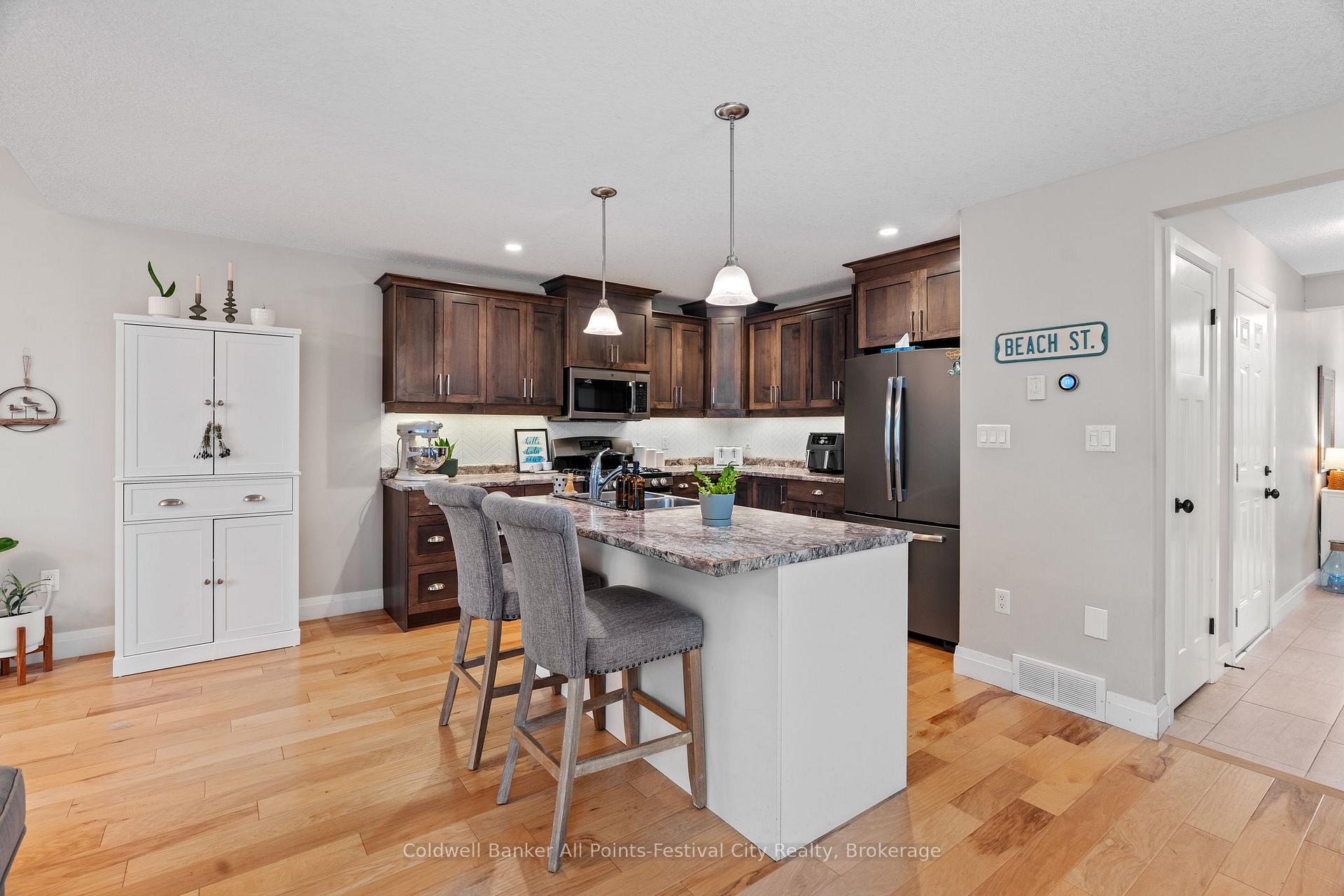 Photo 10 of 248 Christina Court, Goderich, Goderich (Town) — HOMEH