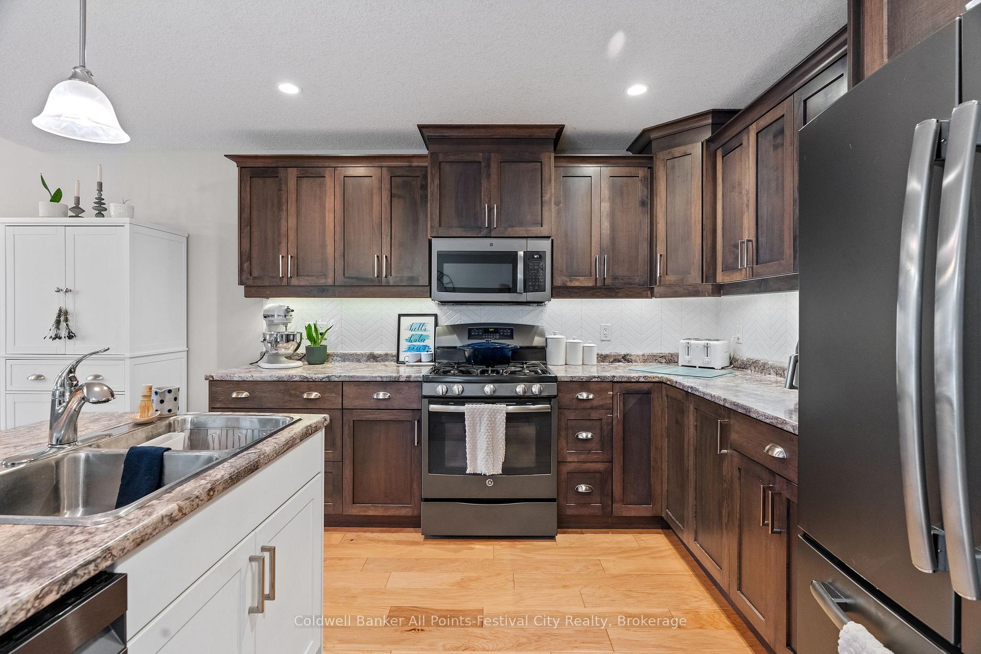 Photo 14 of 248 Christina Court, Goderich, Goderich (Town) — HOMEH
