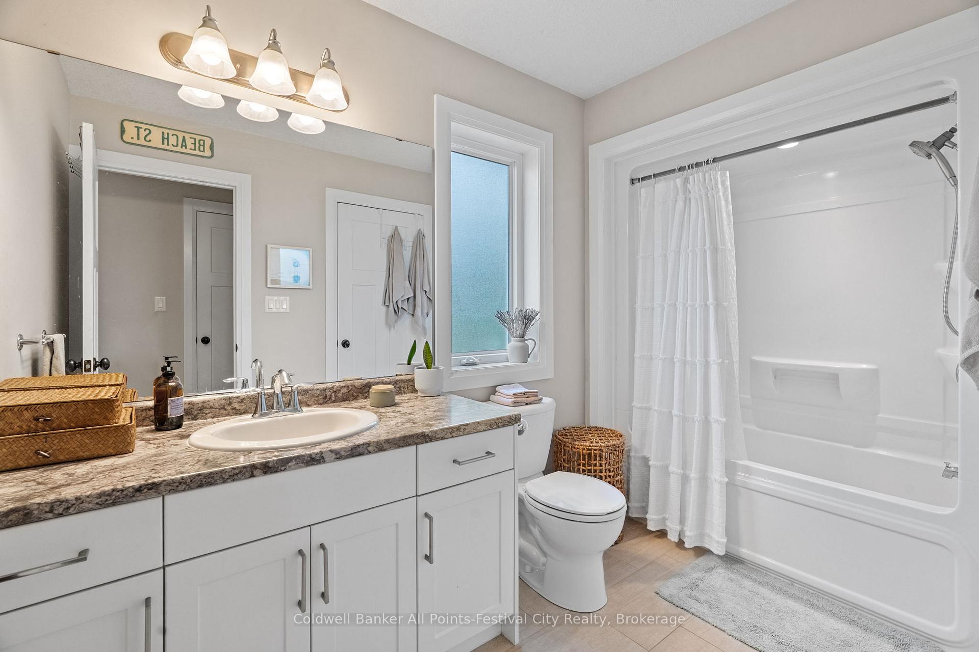 Photo 24 of 248 Christina Court, Goderich, Goderich (Town) — HOMEH