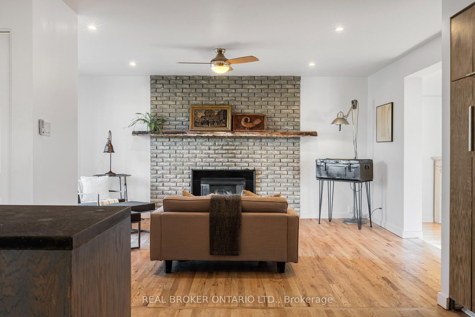 Photo 5 of 6233 Perth Street, Ottawa, Richmond — HOMEH