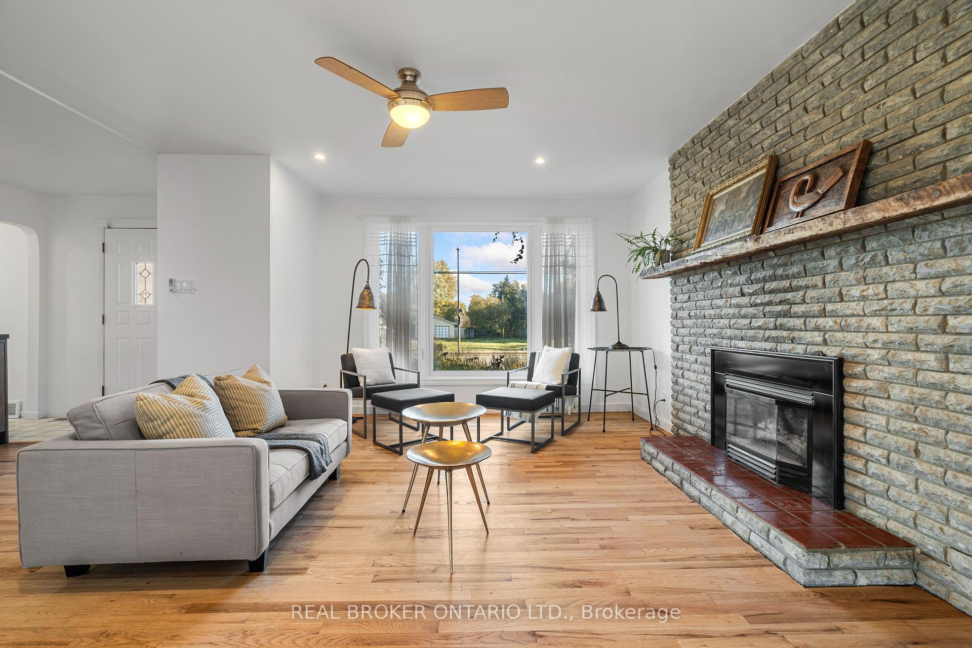 Photo 9 of 6233 Perth Street, Ottawa, Richmond — HOMEH