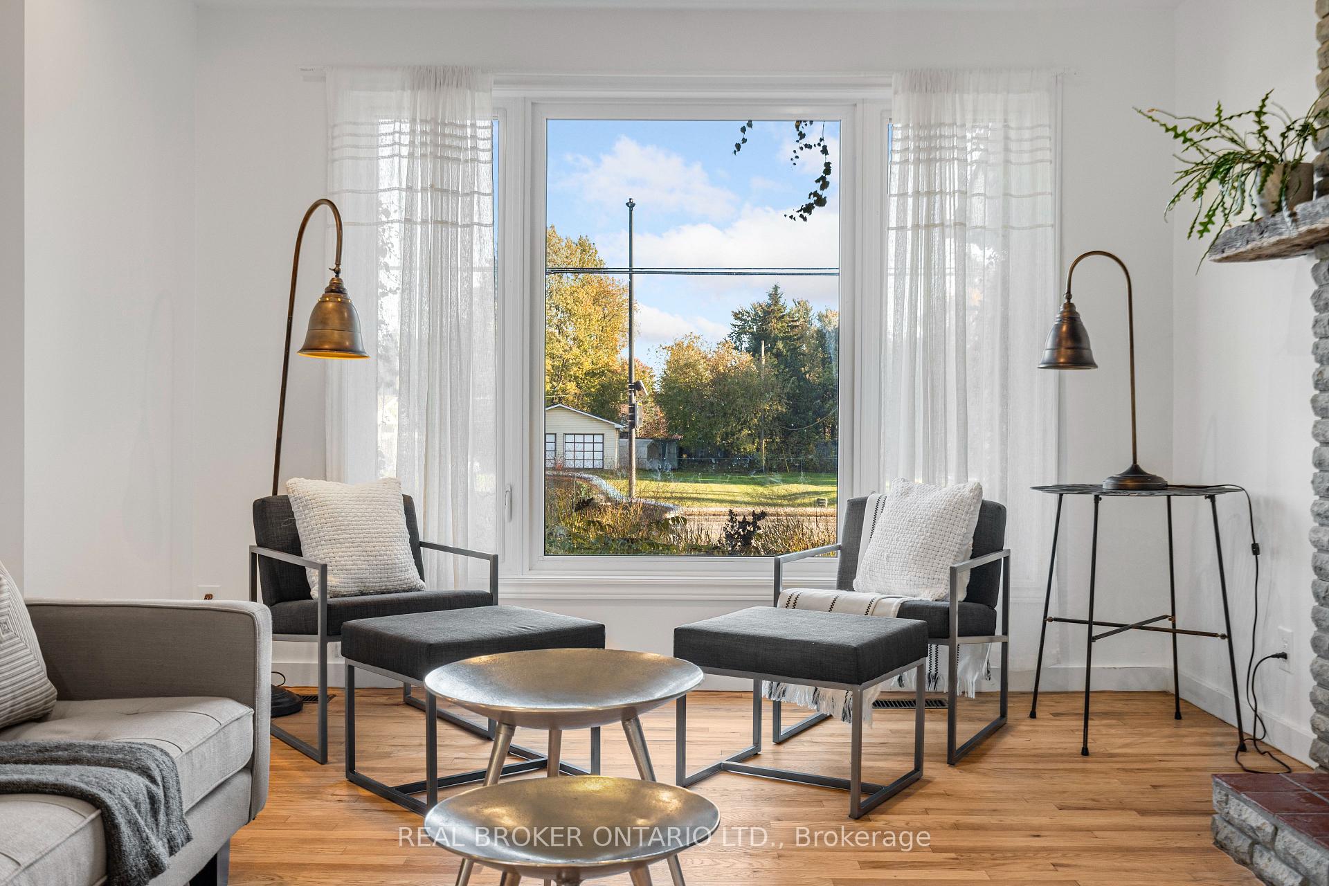 Photo 10 of 6233 Perth Street, Ottawa, Richmond — HOMEH