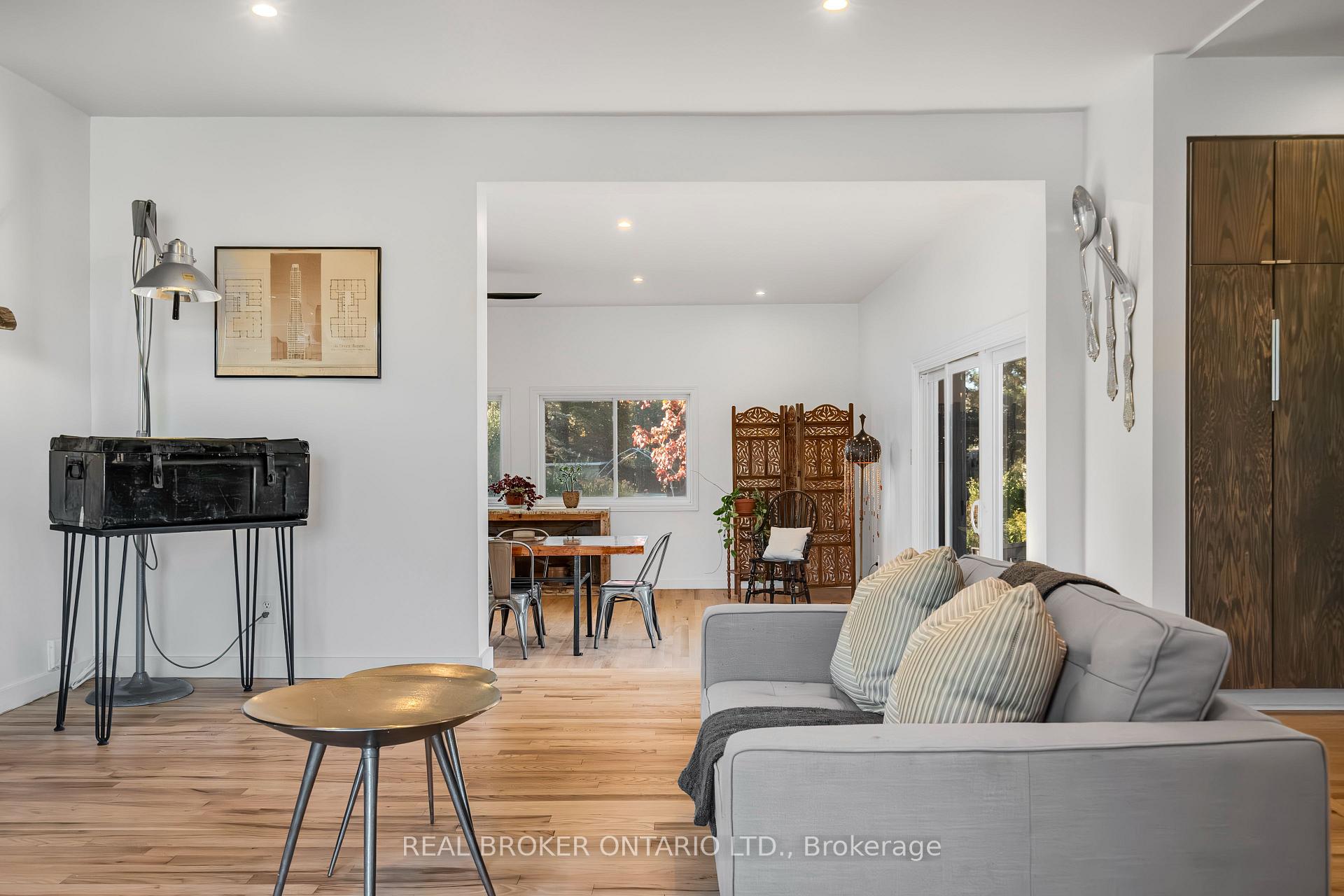 Photo 13 of 6233 Perth Street, Ottawa, Richmond — HOMEH