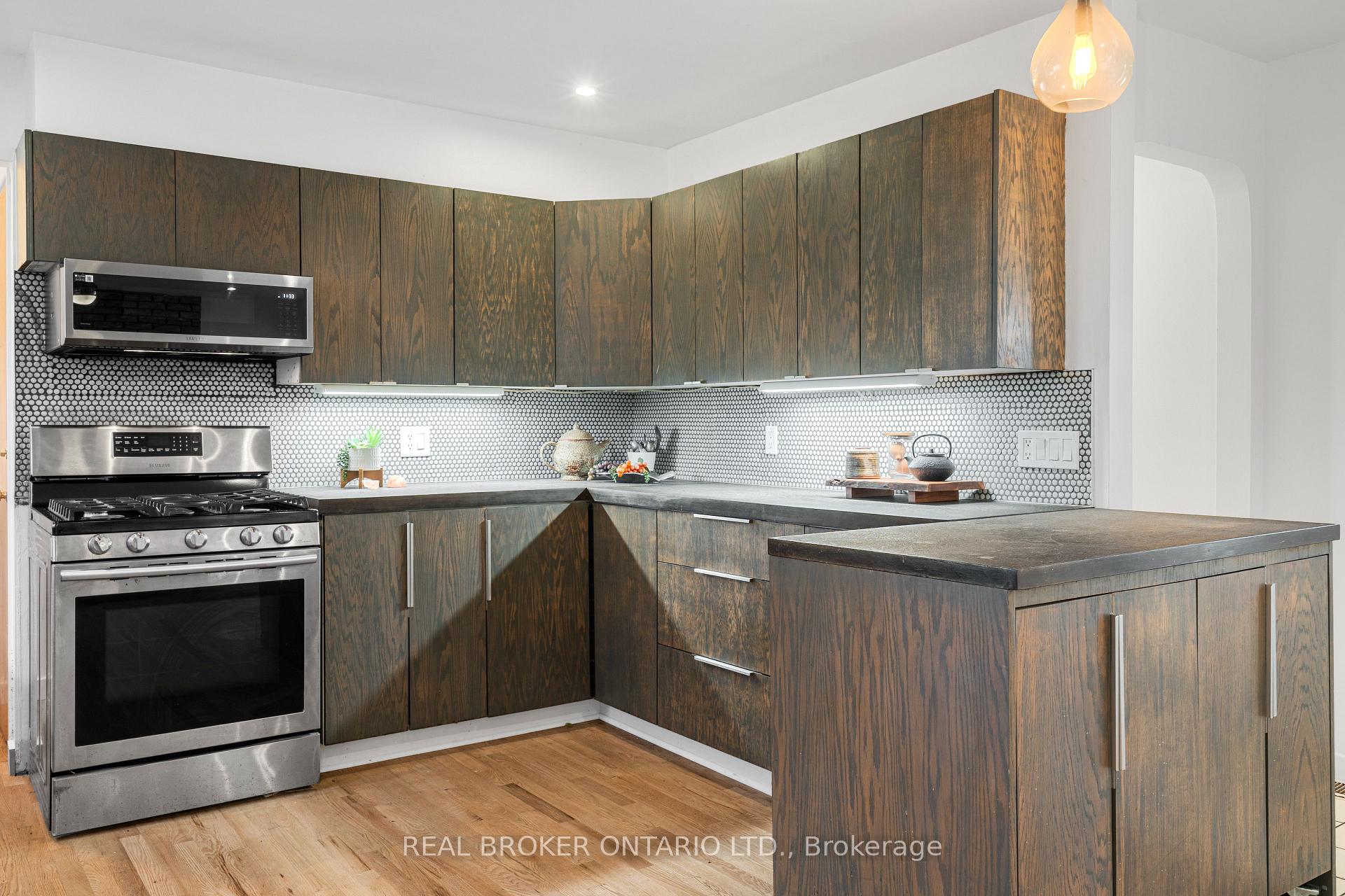 Photo 21 of 6233 Perth Street, Ottawa, Richmond — HOMEH