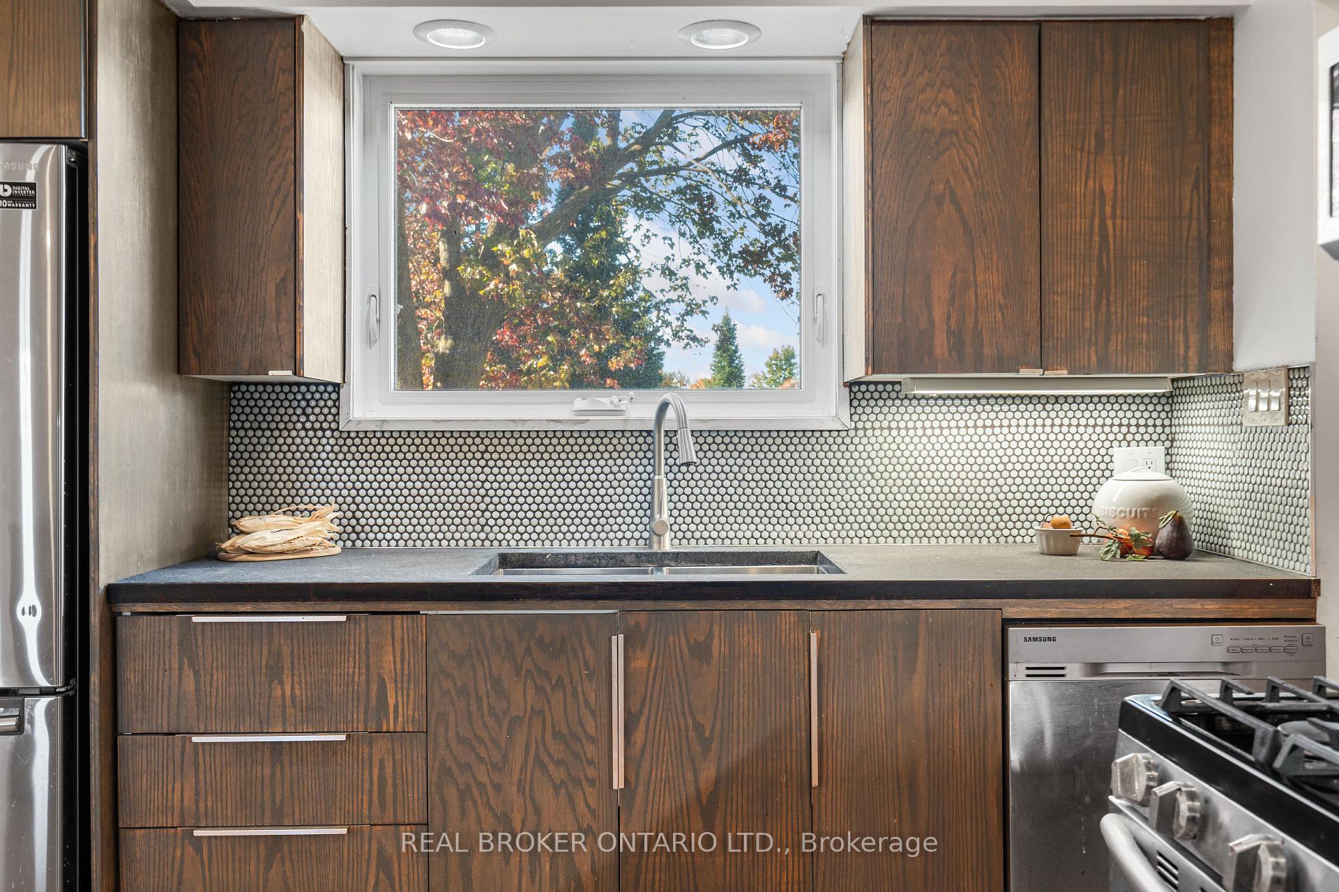 Photo 23 of 6233 Perth Street, Ottawa, Richmond — HOMEH