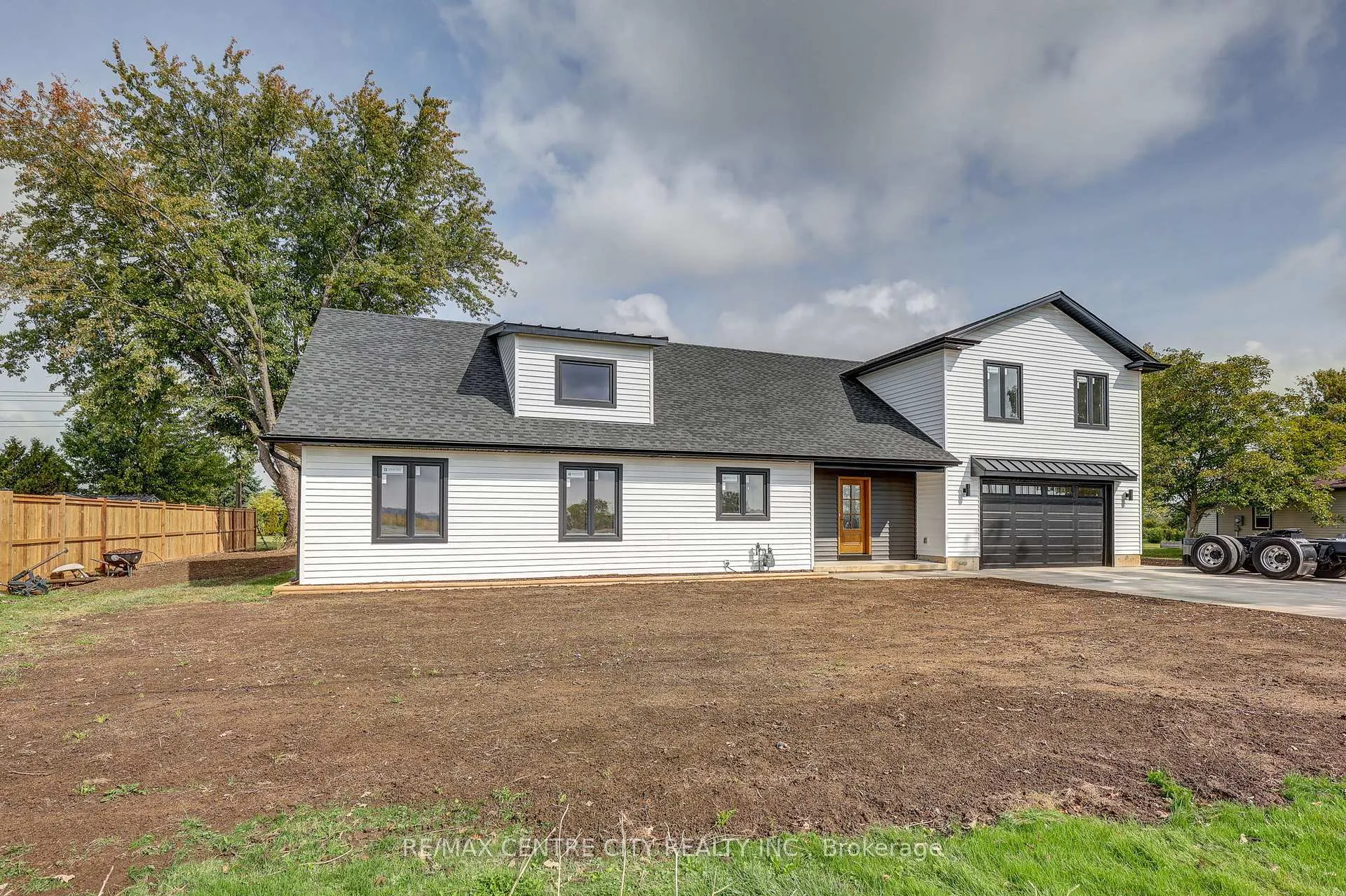Photo 2 of 45118 Talbot Line, Central Elgin, Rural Central Elgin — HOMEH