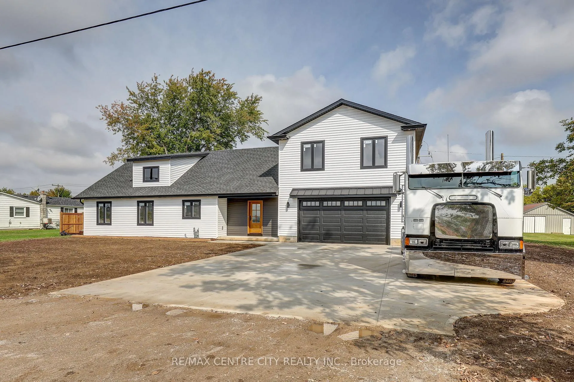 Photo 3 of 45118 Talbot Line, Central Elgin, Rural Central Elgin — HOMEH
