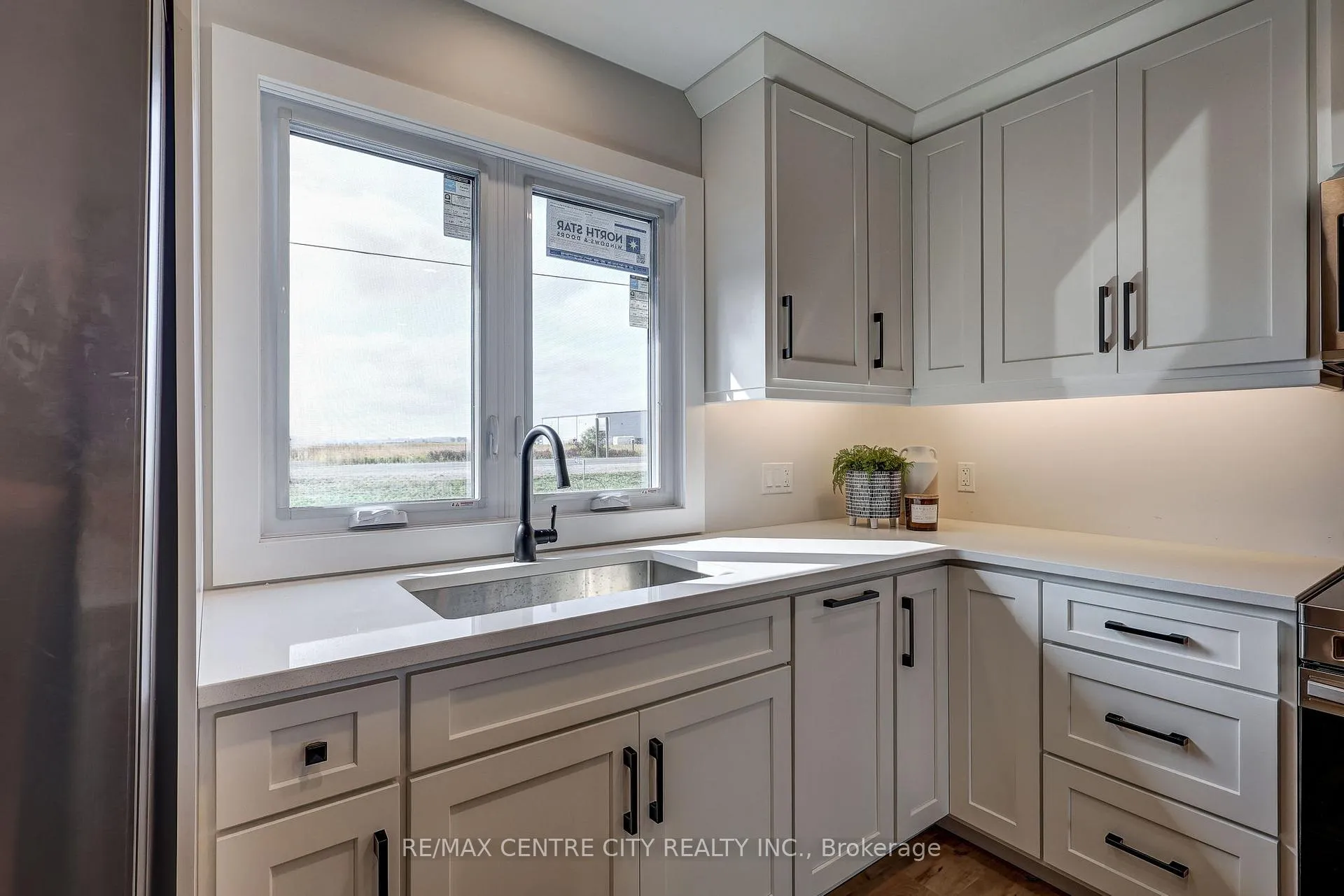 Photo 13 of 45118 Talbot Line, Central Elgin, Rural Central Elgin — HOMEH