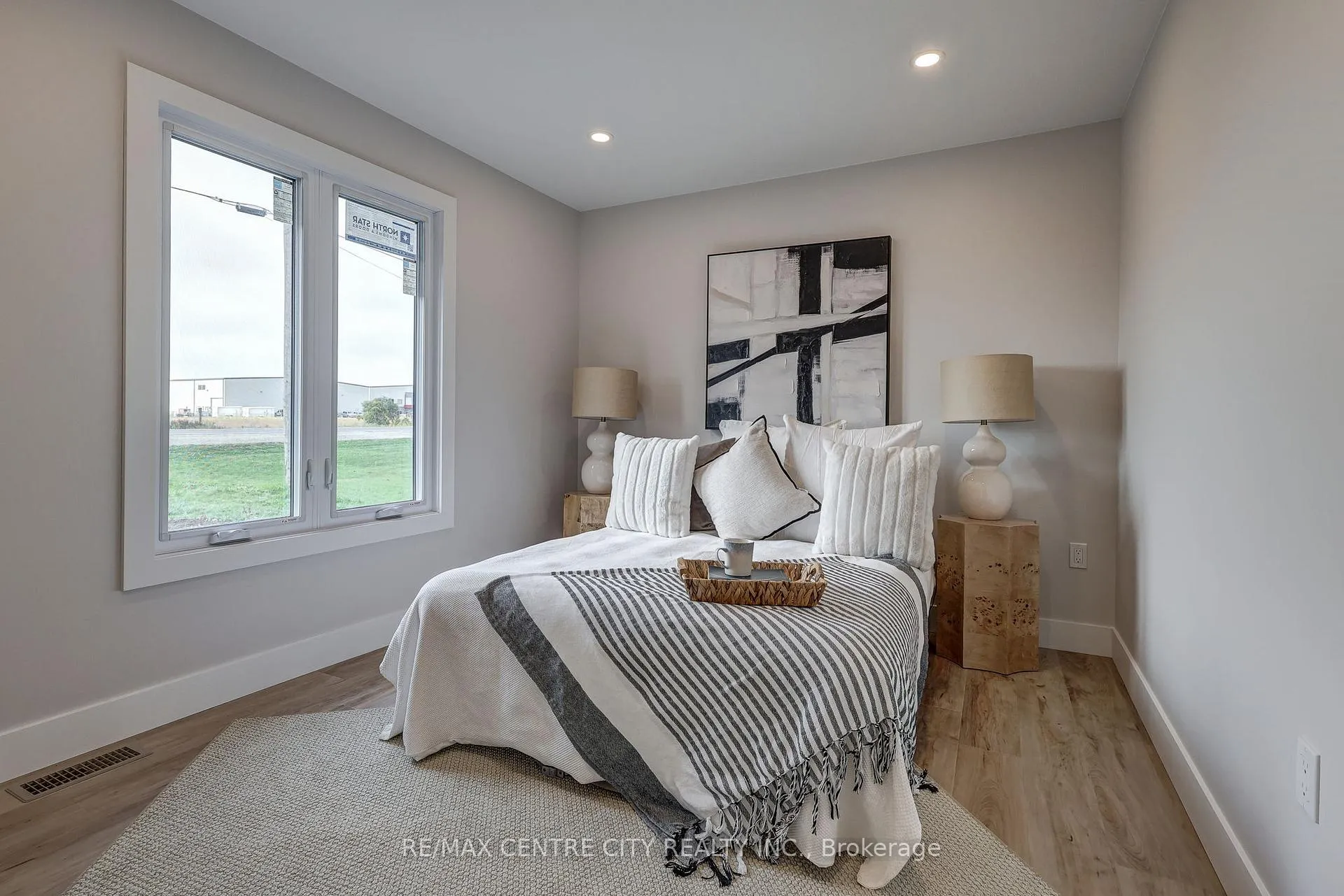 Photo 16 of 45118 Talbot Line, Central Elgin, Rural Central Elgin — HOMEH