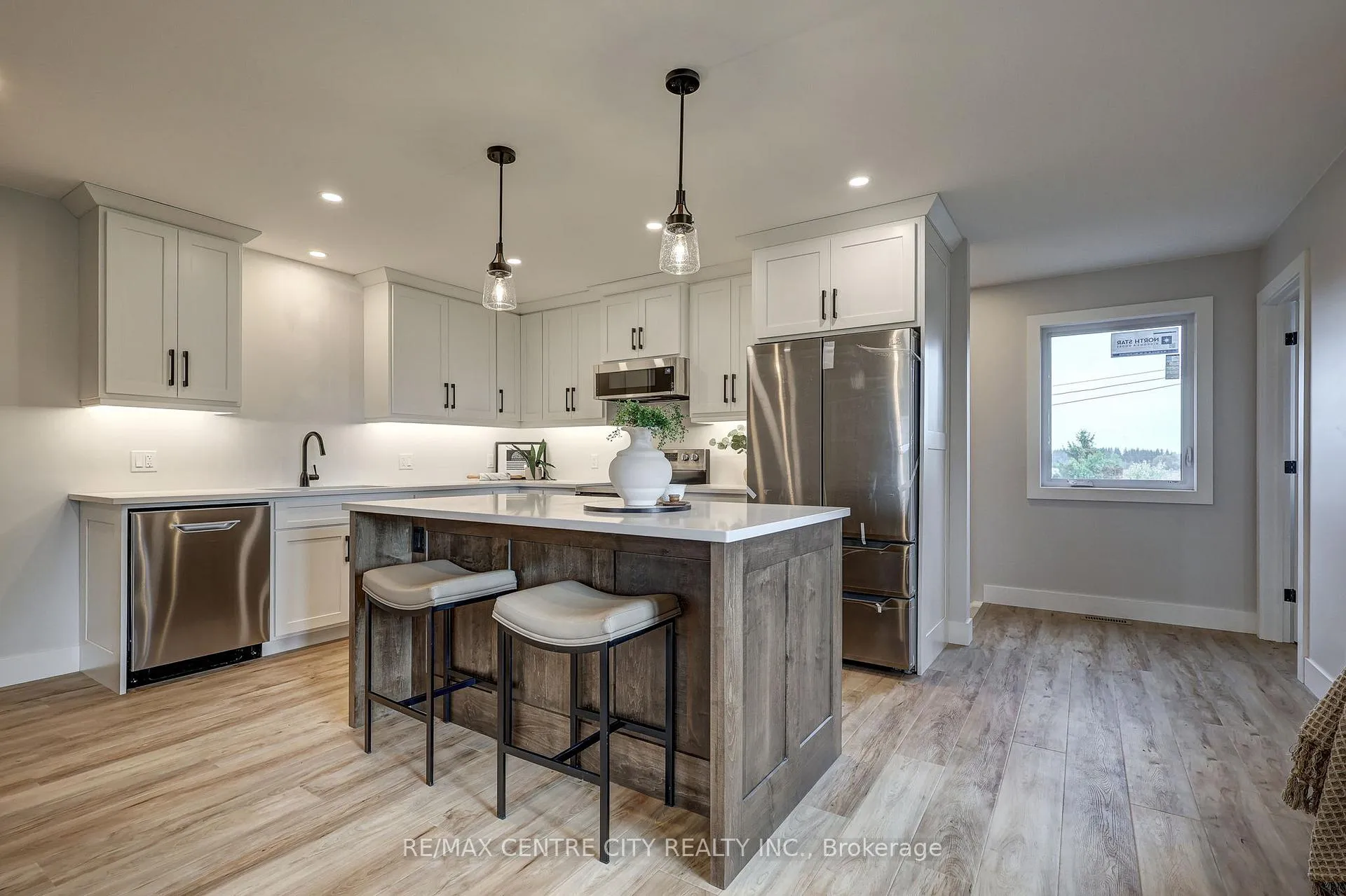 Photo 25 of 45118 Talbot Line, Central Elgin, Rural Central Elgin — HOMEH