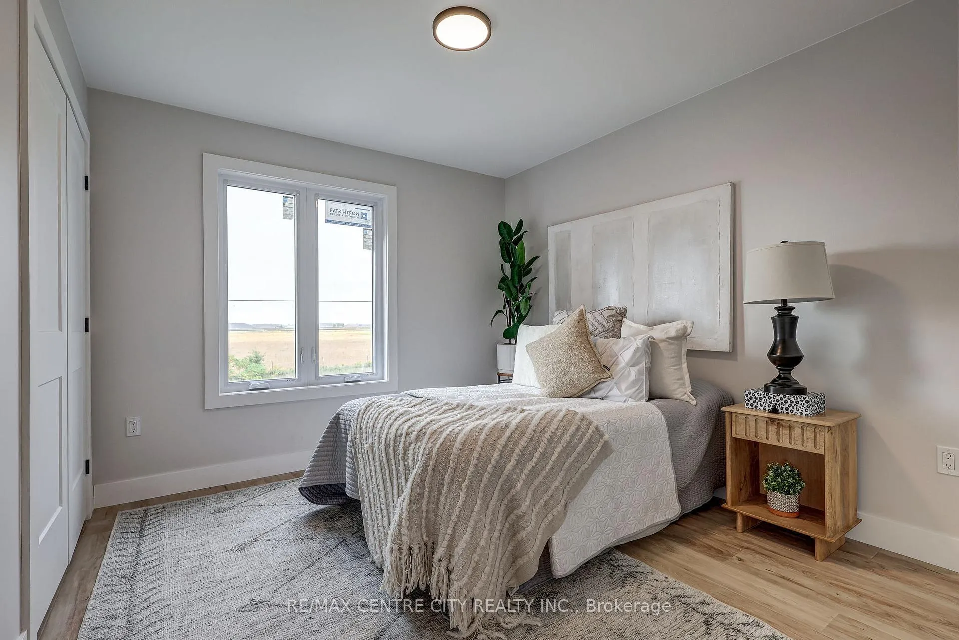 Photo 35 of 45118 Talbot Line, Central Elgin, Rural Central Elgin — HOMEH