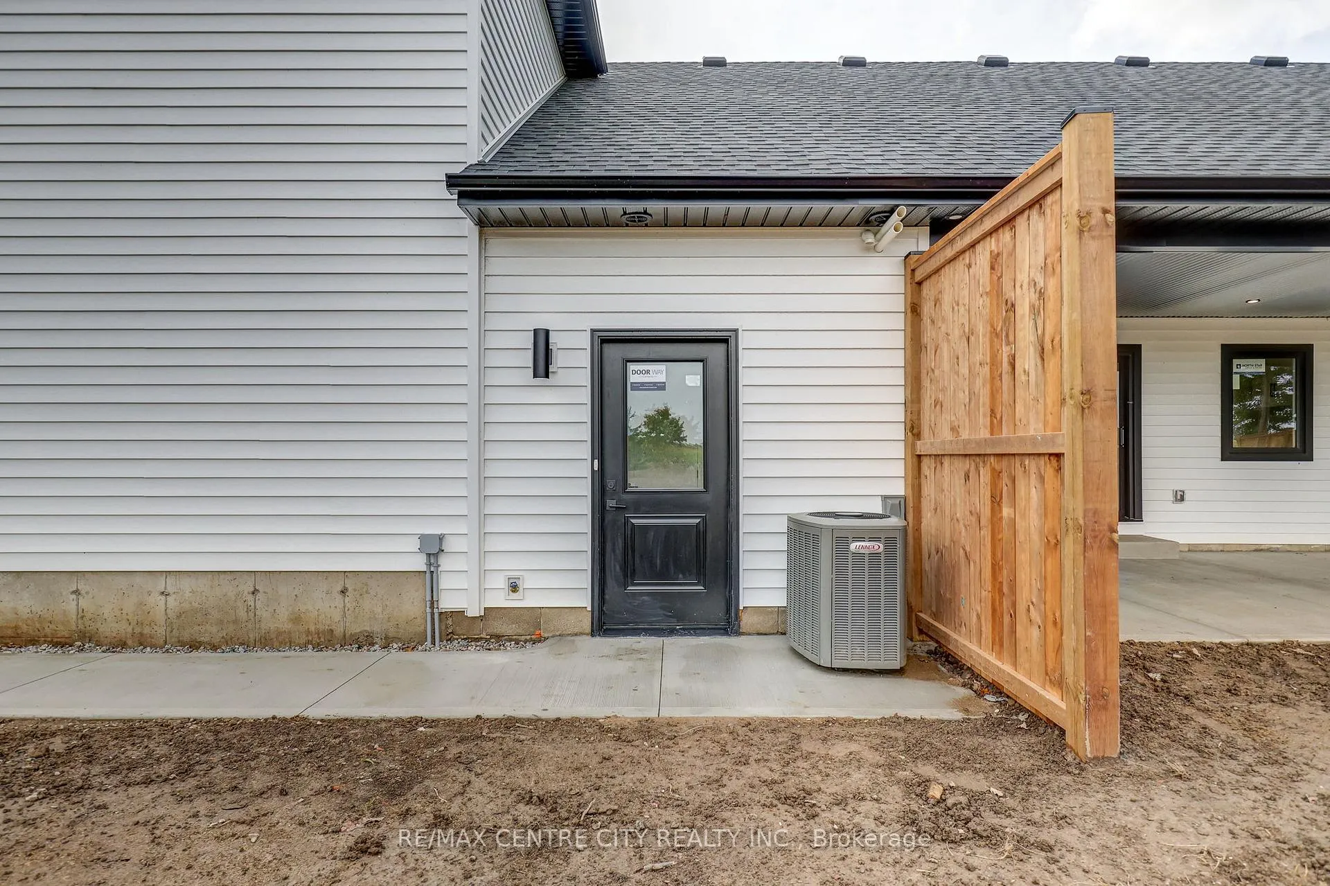 Photo 42 of 45118 Talbot Line, Central Elgin, Rural Central Elgin — HOMEH
