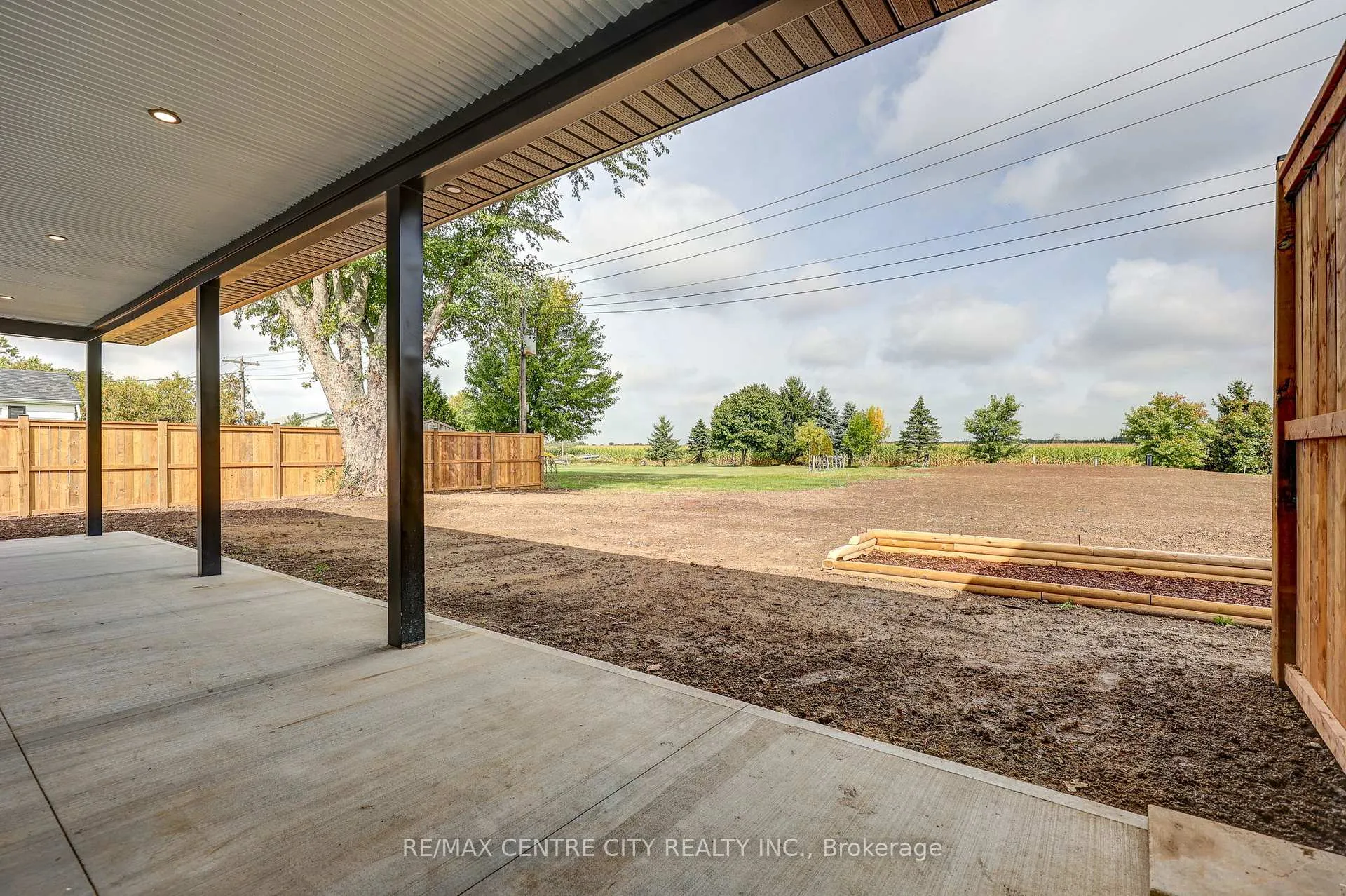 Photo 44 of 45118 Talbot Line, Central Elgin, Rural Central Elgin — HOMEH