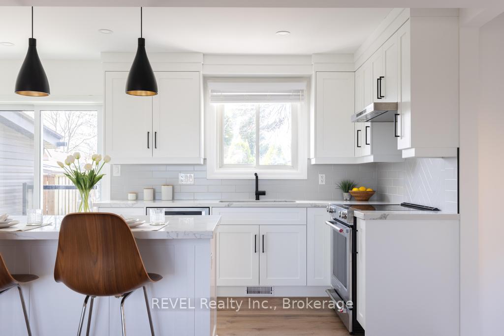 Photo 3 of 26 Black Knight Road, St. Catharines, Lakeport — HOMEH