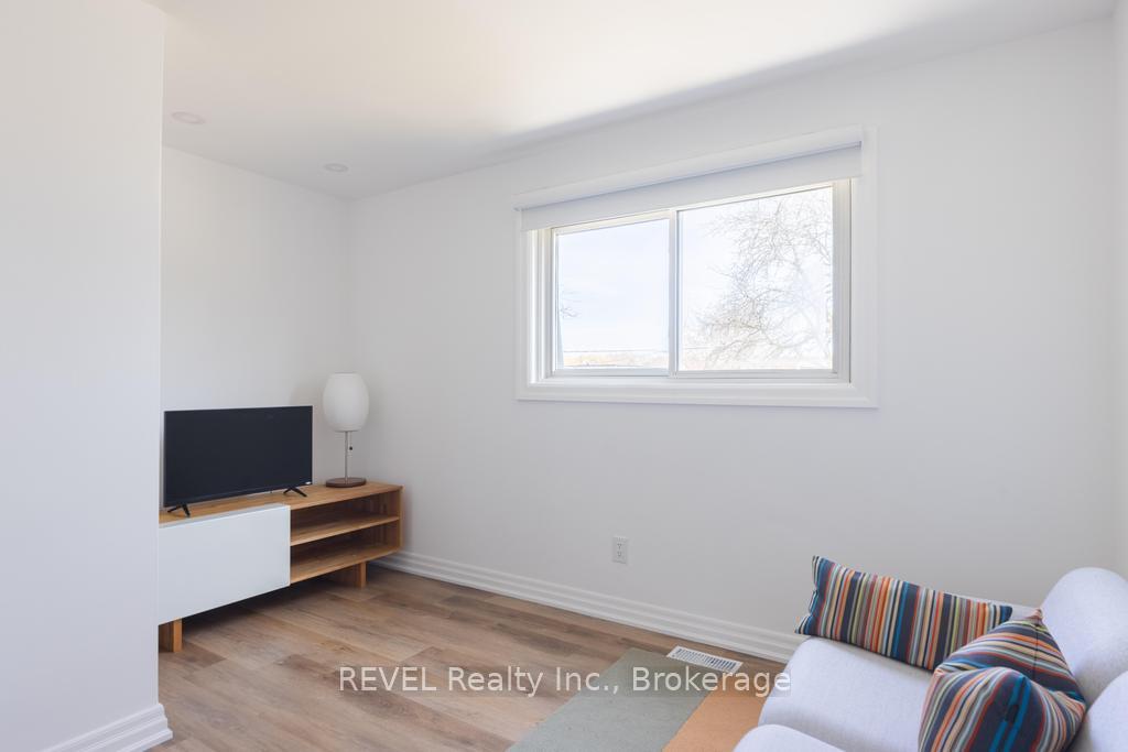 Photo 24 of 26 Black Knight Road, St. Catharines, Lakeport — HOMEH