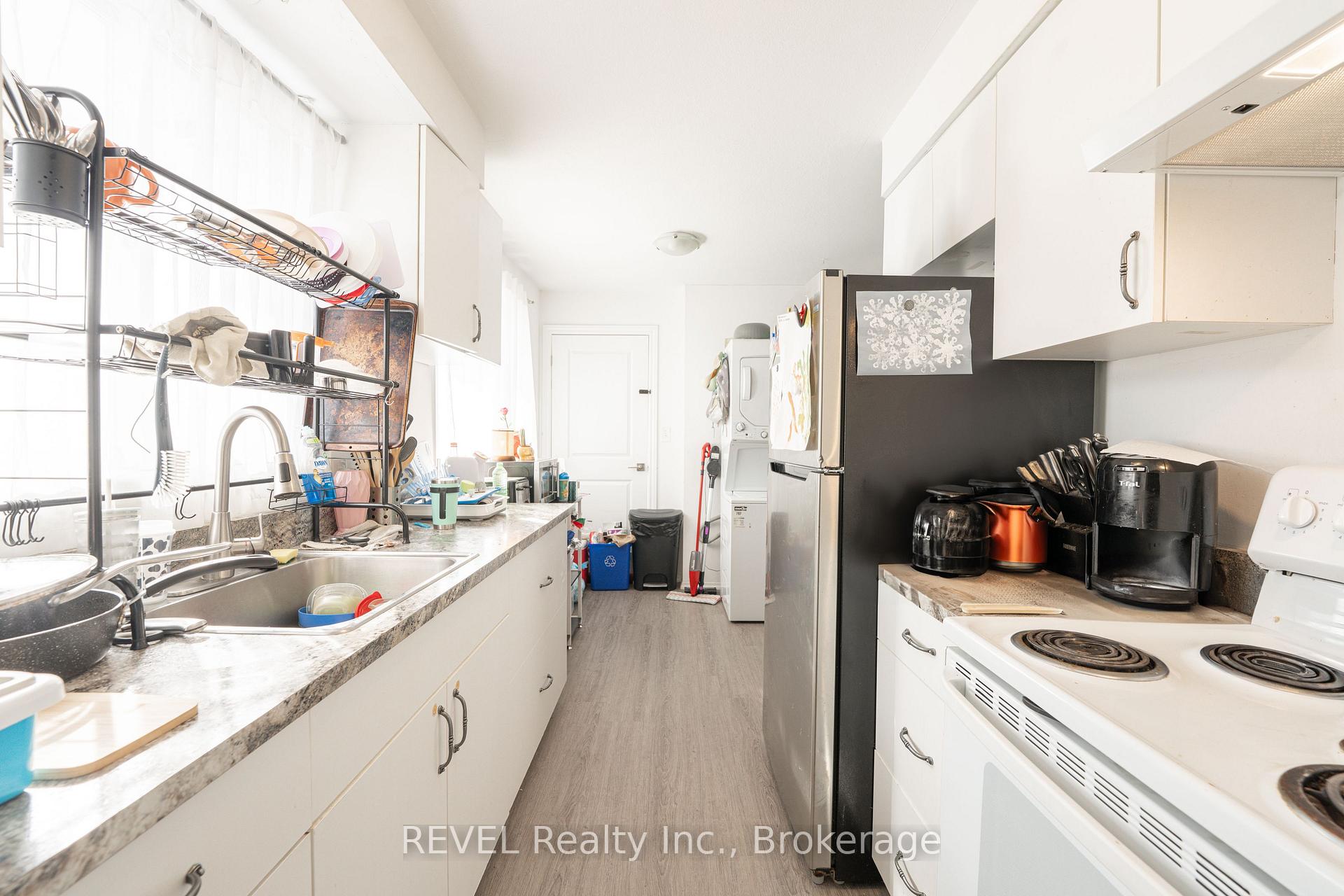 Photo 11 of 19 Flower Street, St. Catharines, Western Hill — HOMEH