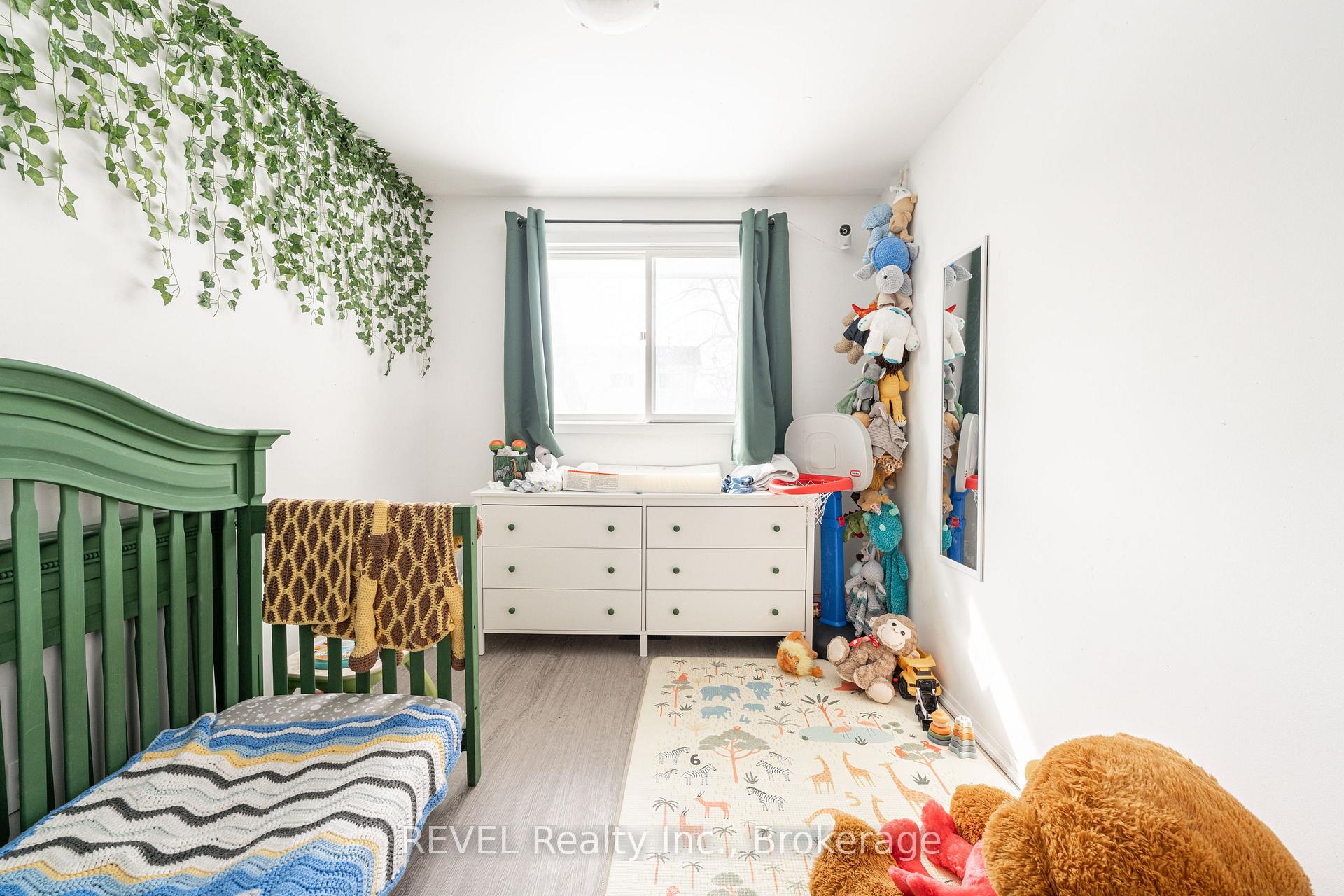 Photo 13 of 19 Flower Street, St. Catharines, Western Hill — HOMEH