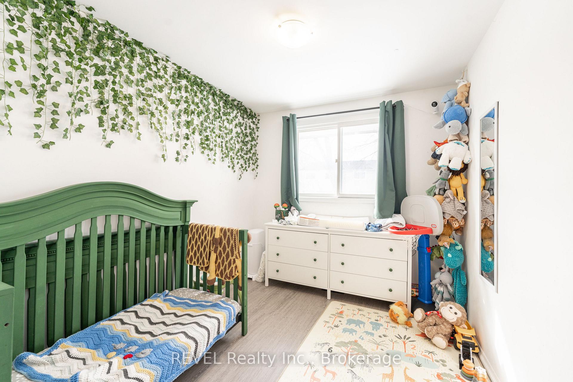 Photo 14 of 19 Flower Street, St. Catharines, Western Hill — HOMEH