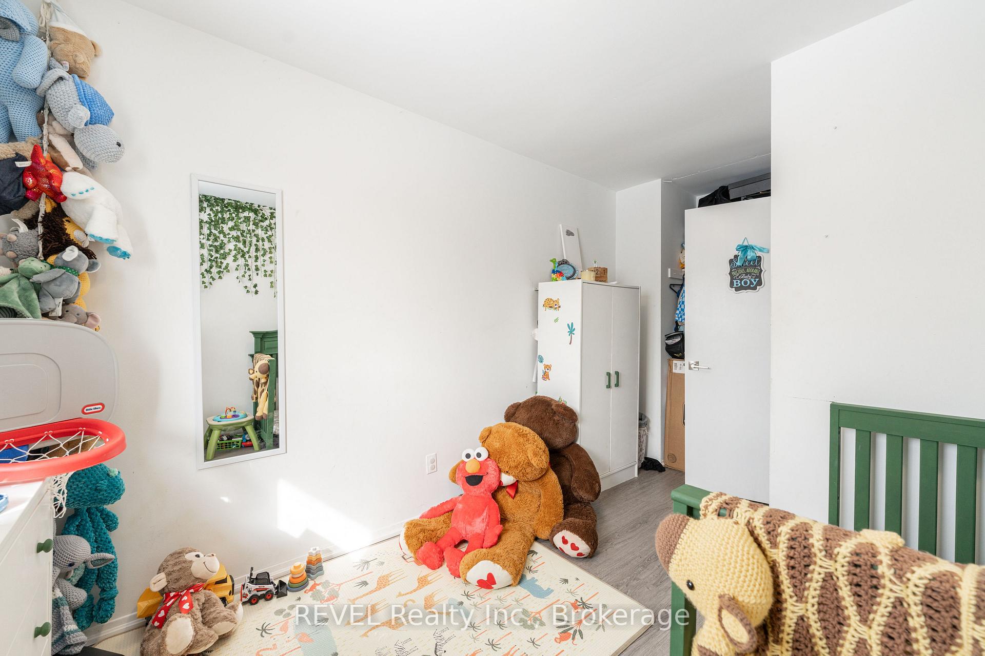 Photo 15 of 19 Flower Street, St. Catharines, Western Hill — HOMEH