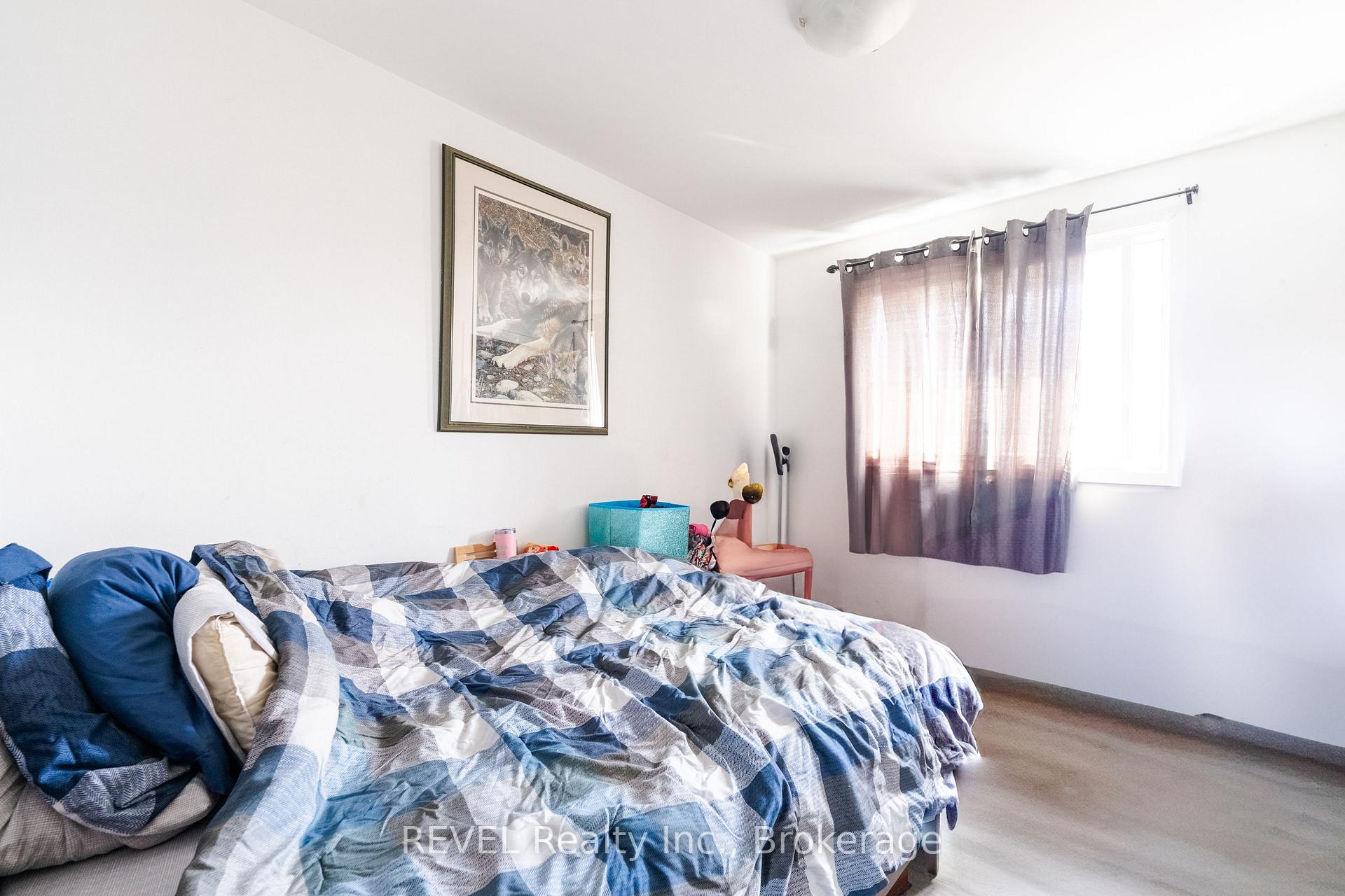 Photo 16 of 19 Flower Street, St. Catharines, Western Hill — HOMEH