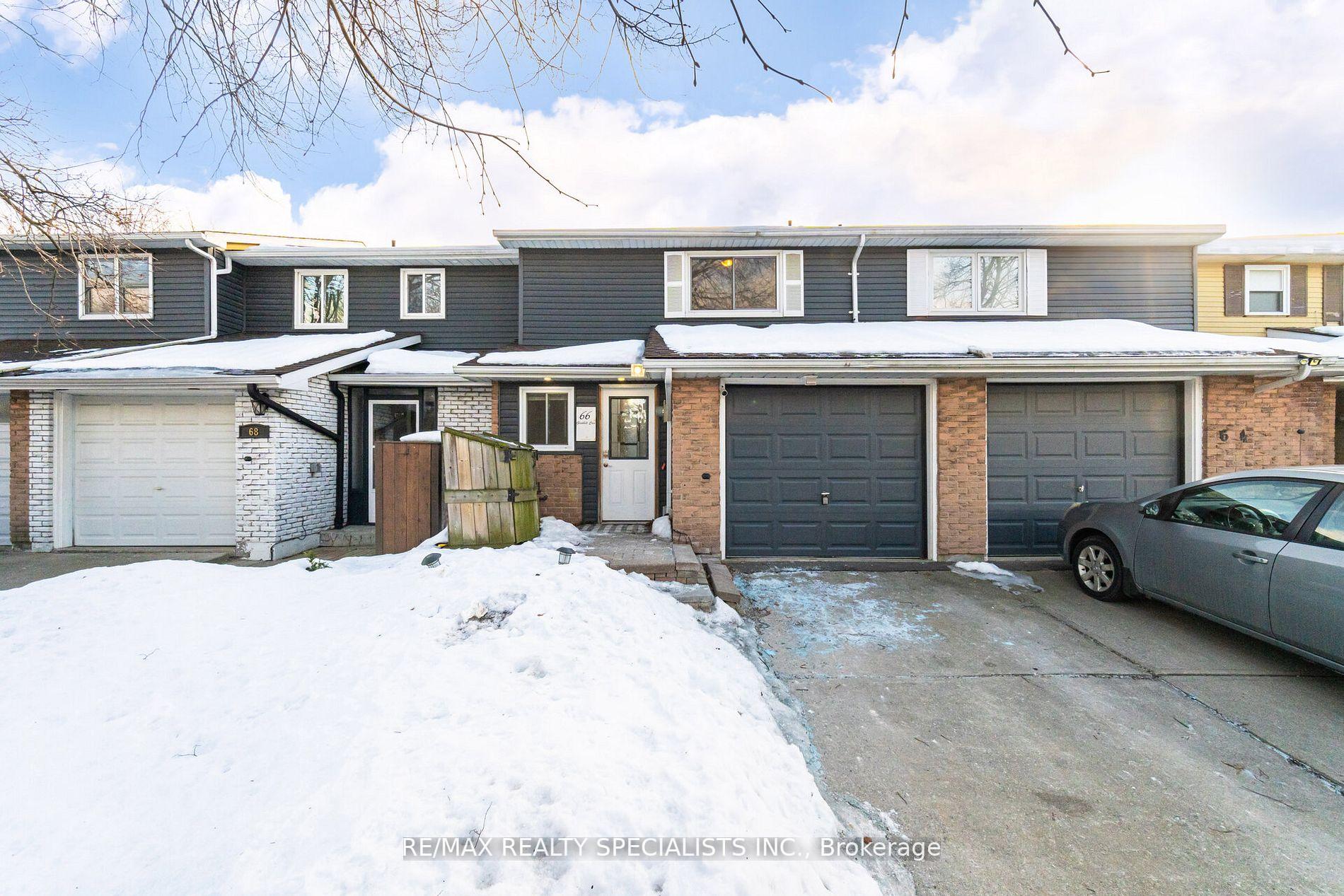 Photo 2 of 66 Gledhill Crescent, Hamilton, Stoney Creek Mountain — HOMEH