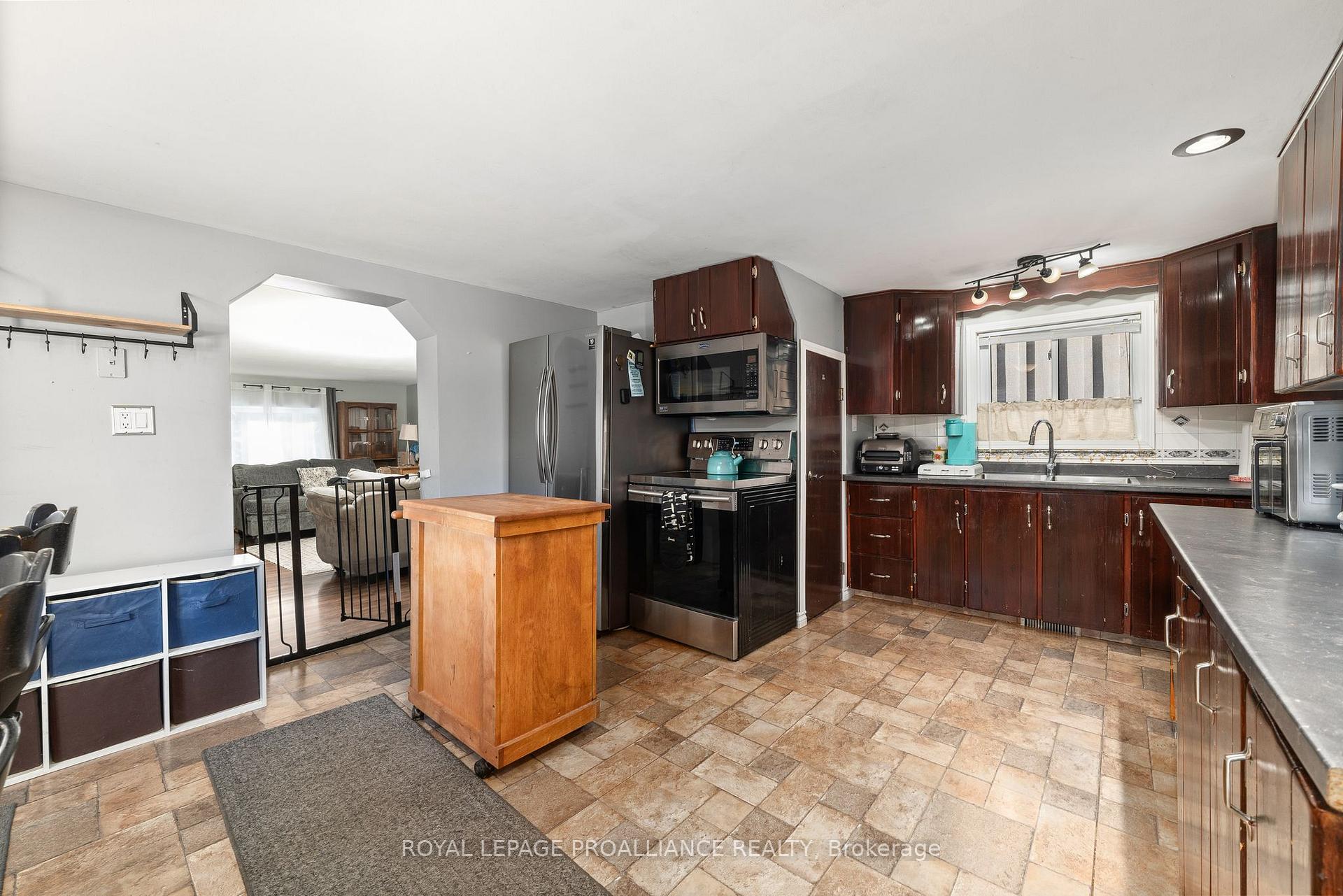 Photo 6 of 178 Green Street, Deseronto, Deseronto (Town) — HOMEH