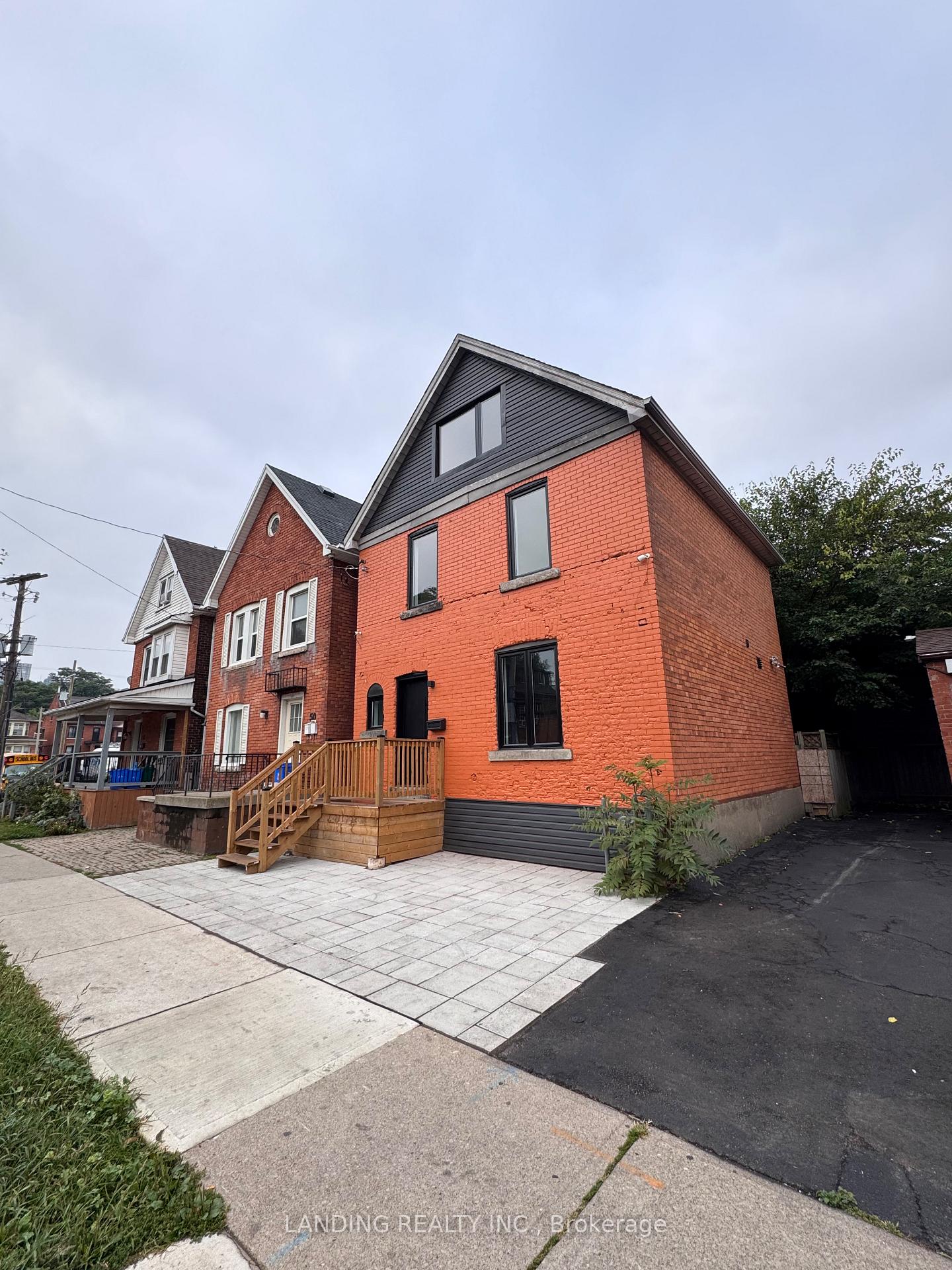 Photo 1 of 48 Sanford Avenue S, Hamilton, Gibson — HOMEH